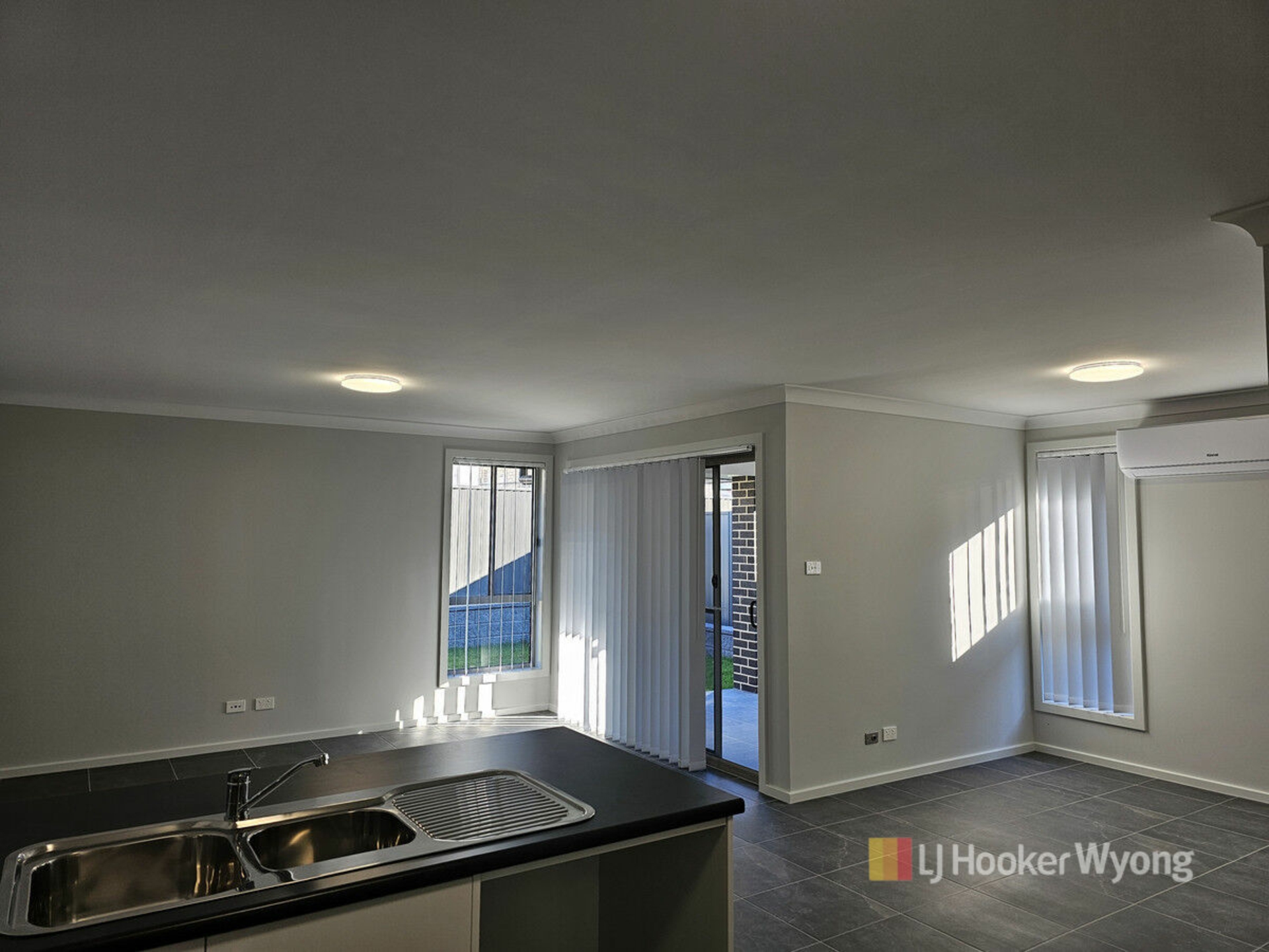 13a Glenelg Avenue — photo 4 of 17