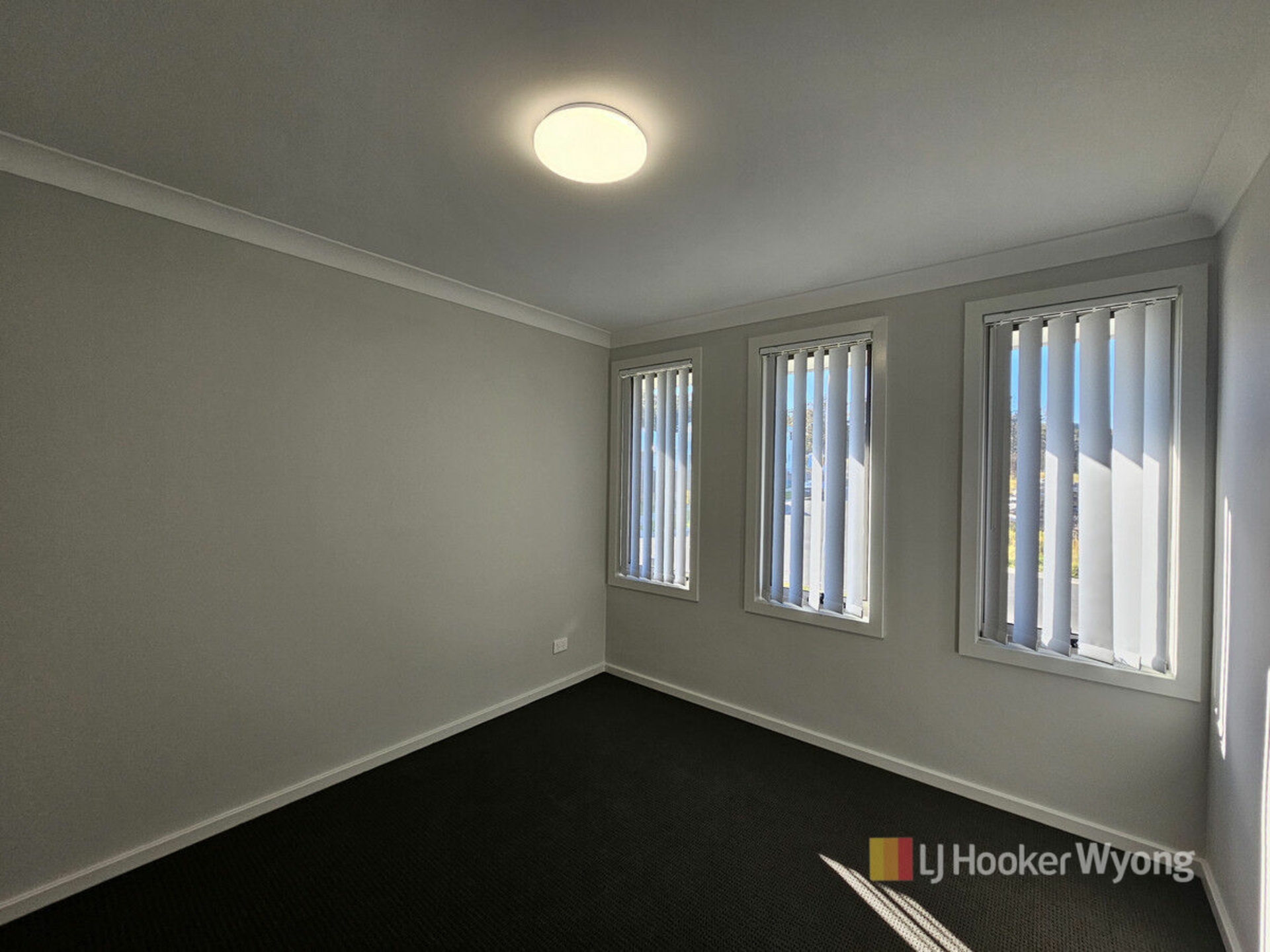 13a Glenelg Avenue — photo 10 of 17