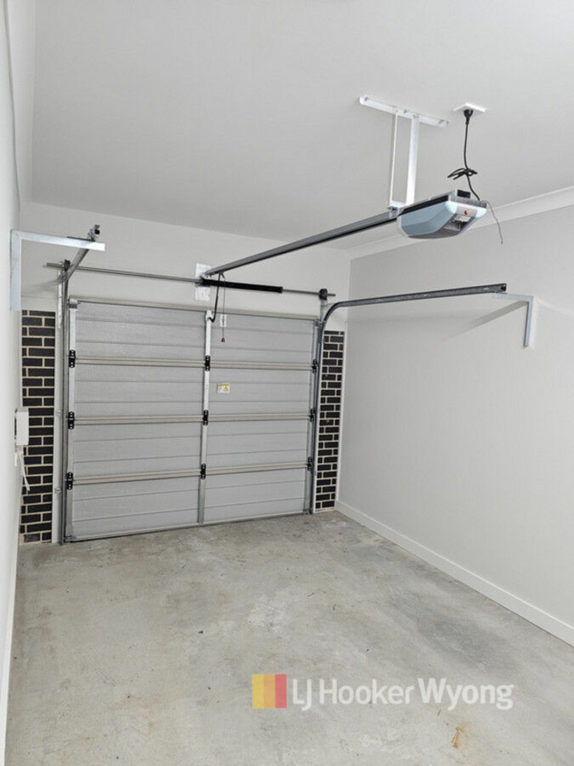 13a Glenelg Avenue — photo 14 of 17