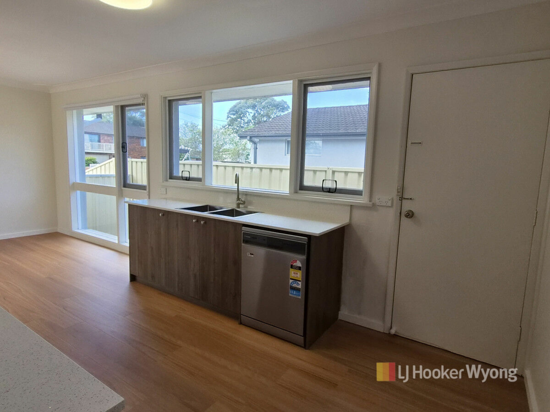 14 Avonlea Avenue — photo 8 of 27