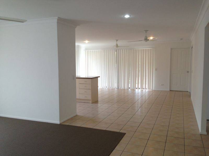 13 Oaktree Place, BRACKEN RIDGE