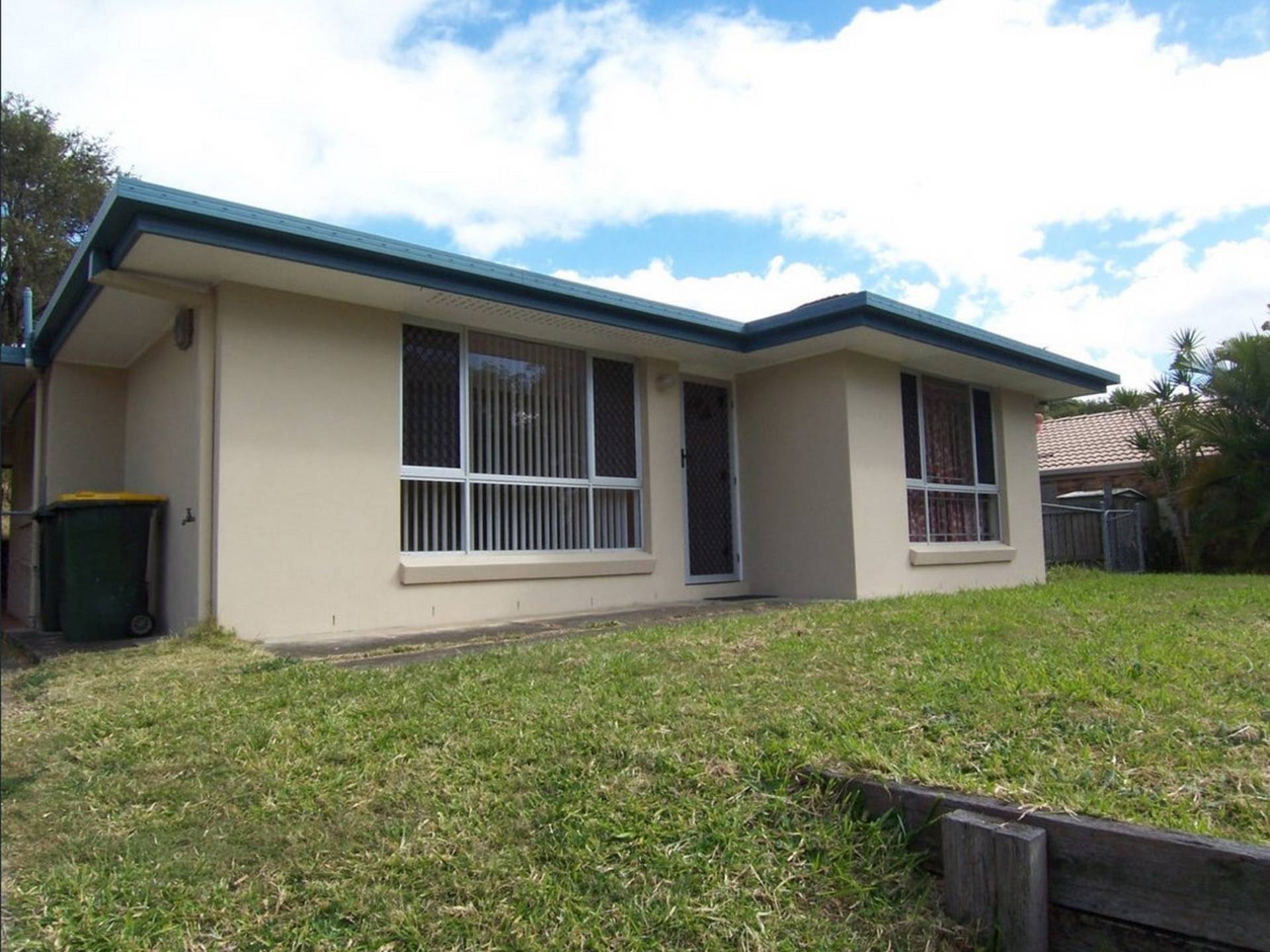 2 Neranda Court, HOLLAND PARK