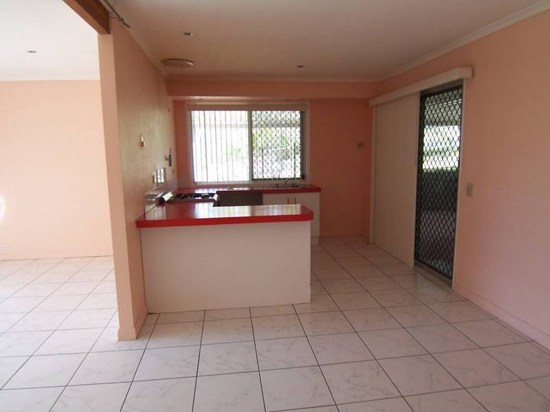 2 Neranda Court, HOLLAND PARK