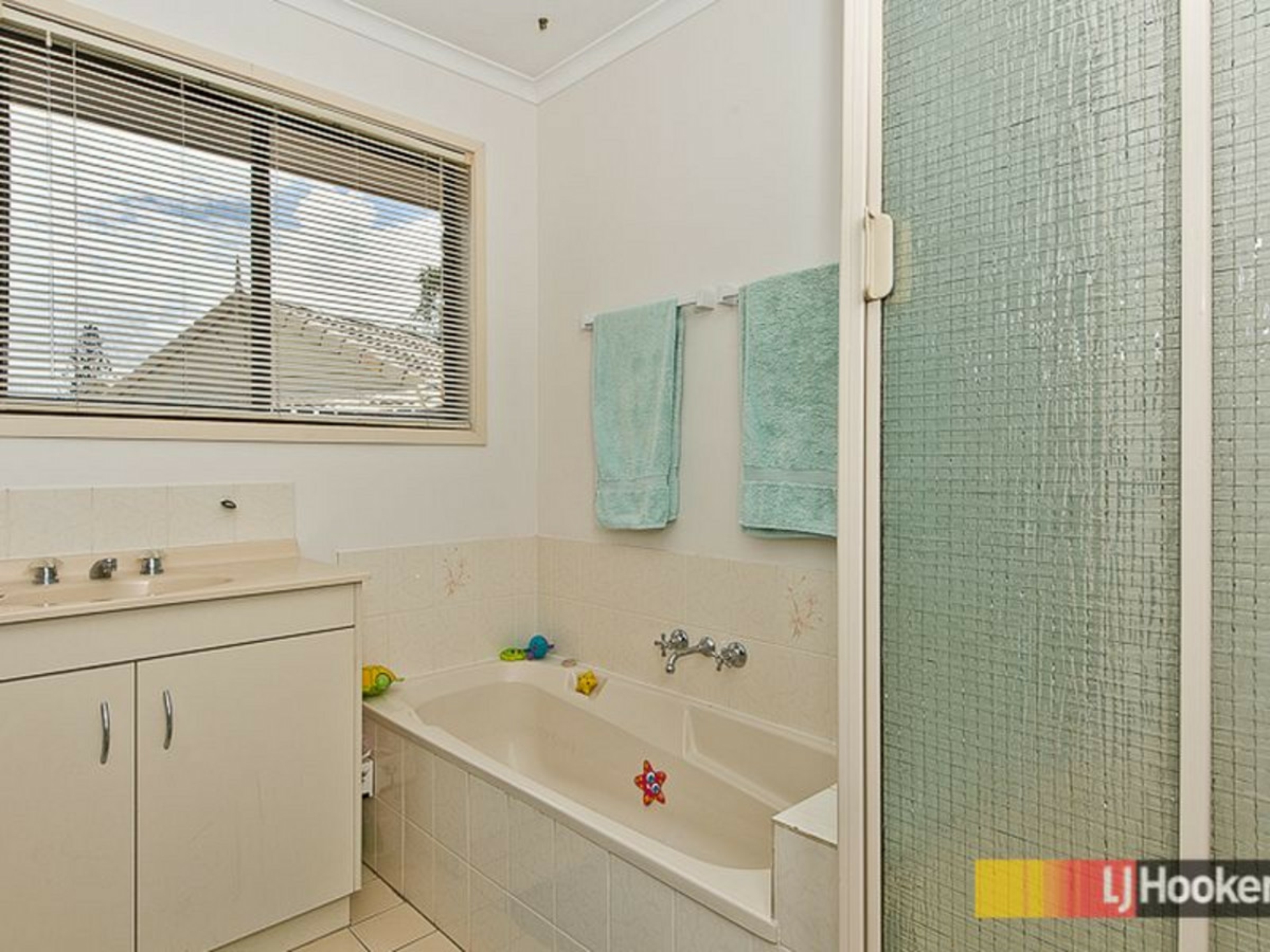 42 Wyena Street, KALLANGUR