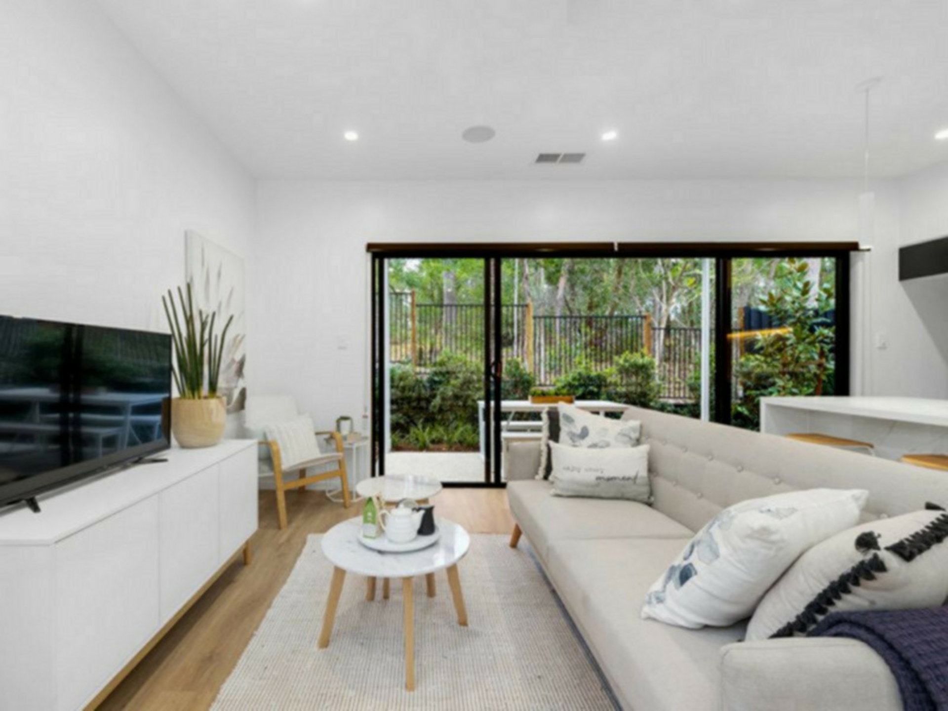 16/906 Hamilton Road, MCDOWALL