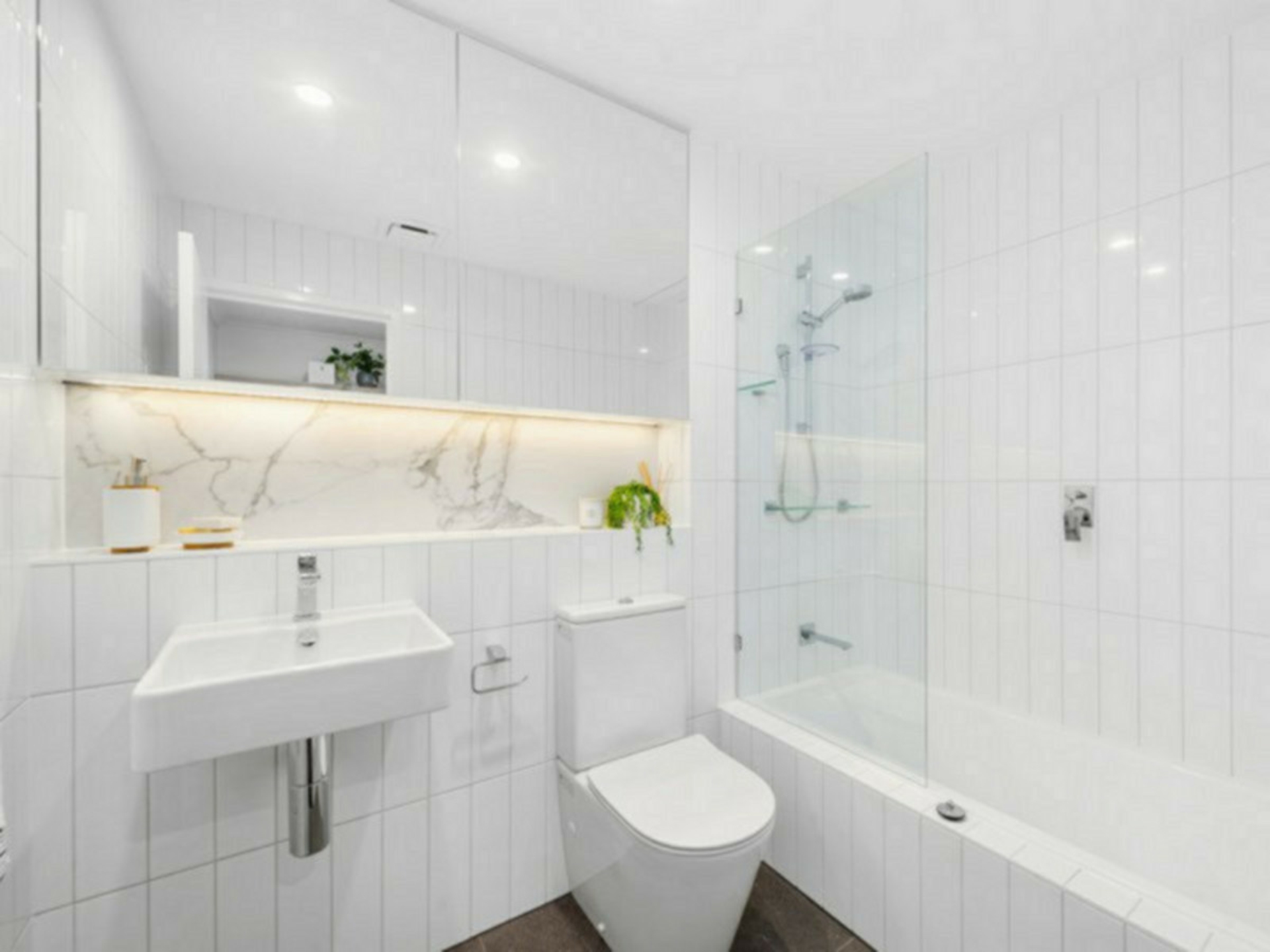 16/906 Hamilton Road, MCDOWALL