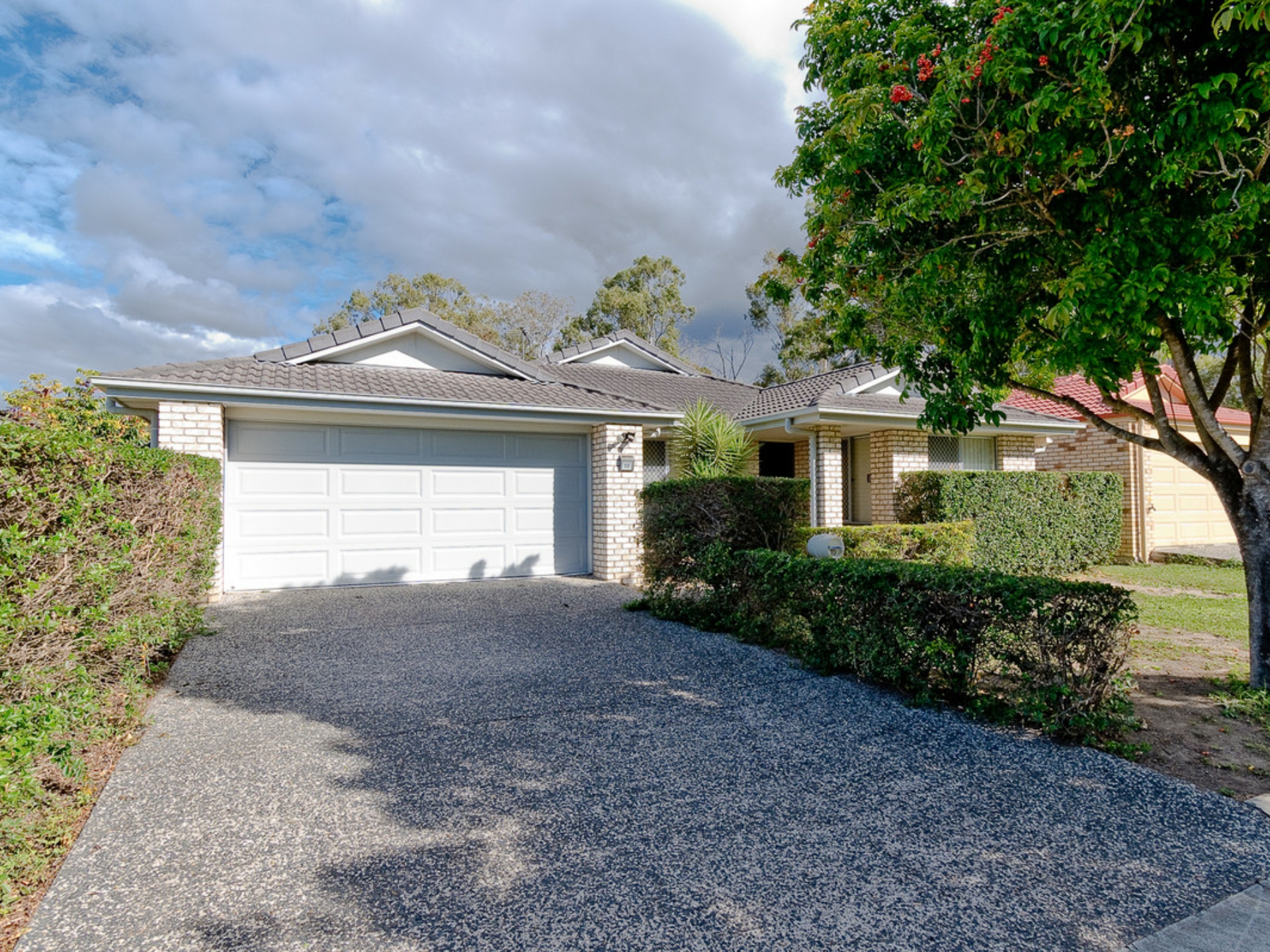 10 Fabian Place, BRACKEN RIDGE