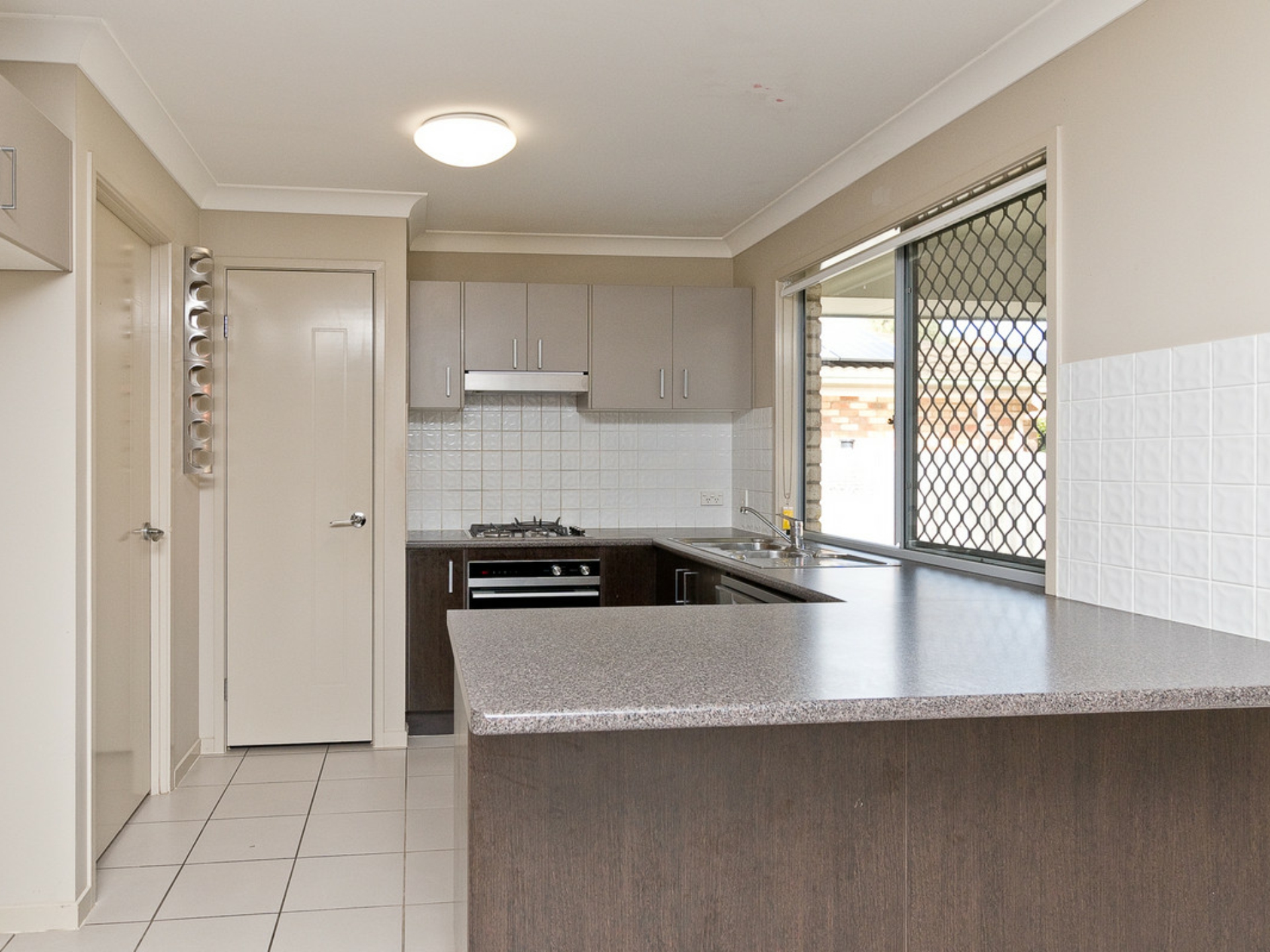 10 Fabian Place, BRACKEN RIDGE