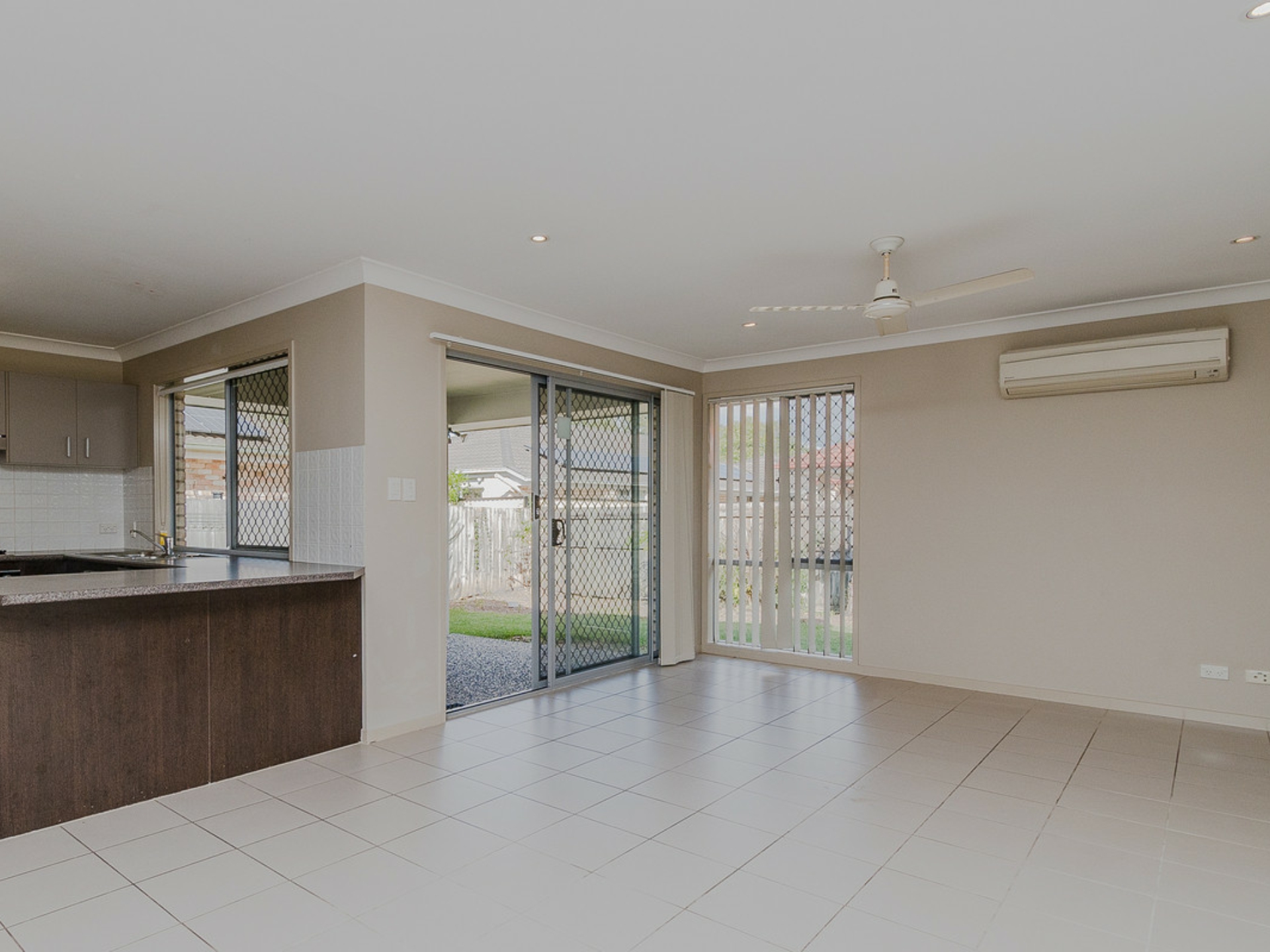 10 Fabian Place, BRACKEN RIDGE