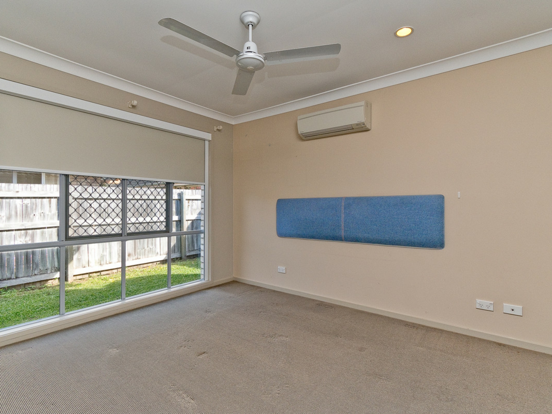 10 Fabian Place, BRACKEN RIDGE