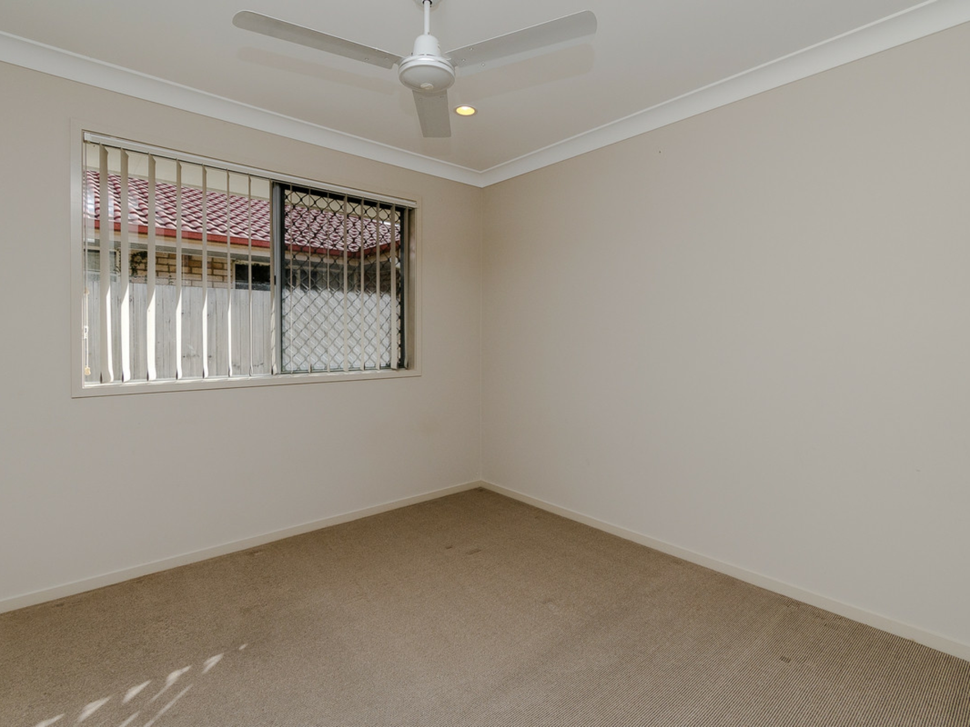 10 Fabian Place, BRACKEN RIDGE