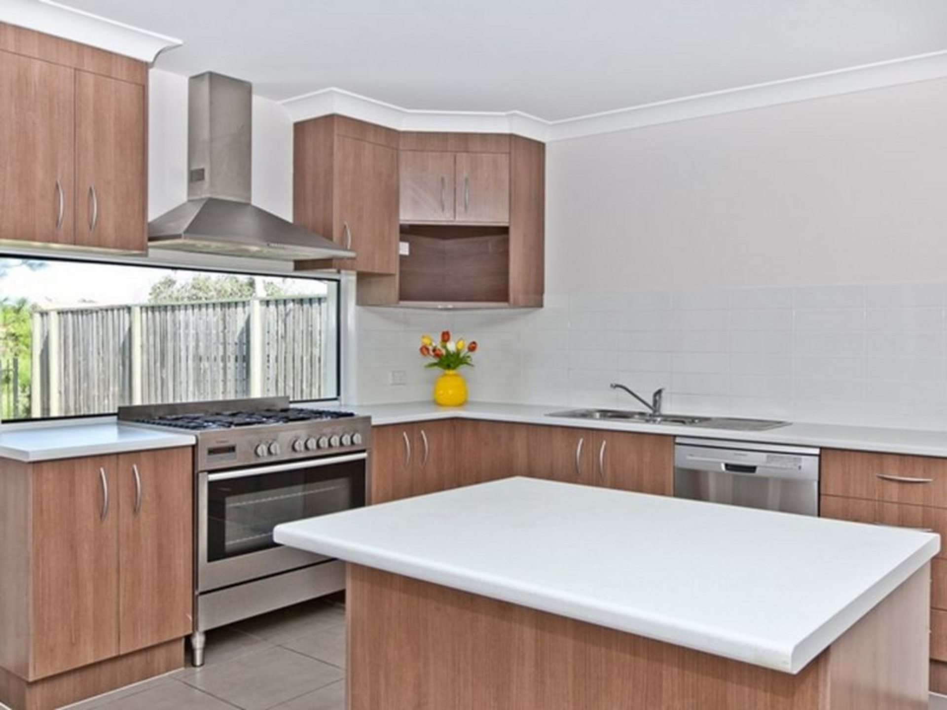 9 Carnarvon Crescent, FITZGIBBON