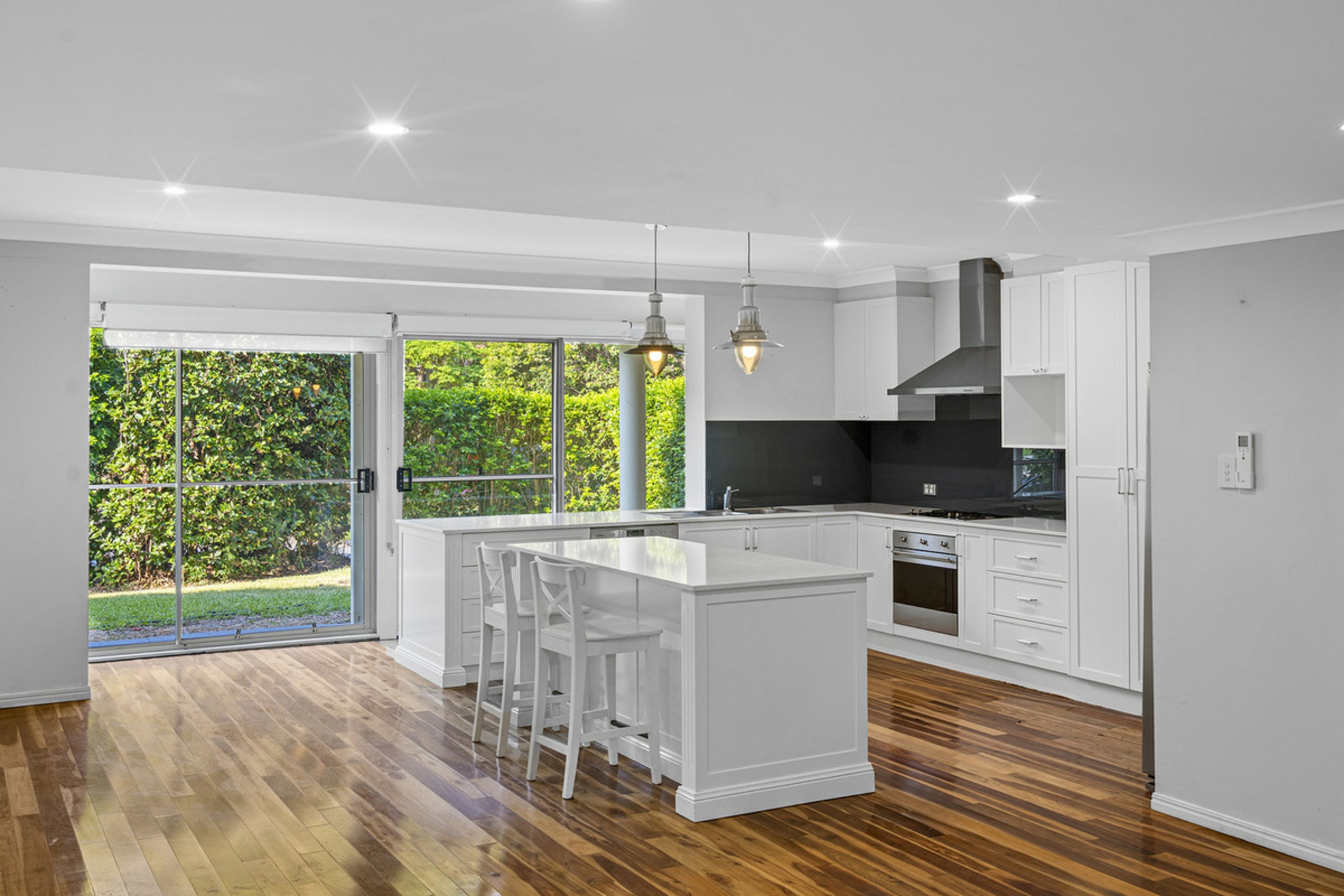 8 Lawrence Road, CHERMSIDE WEST