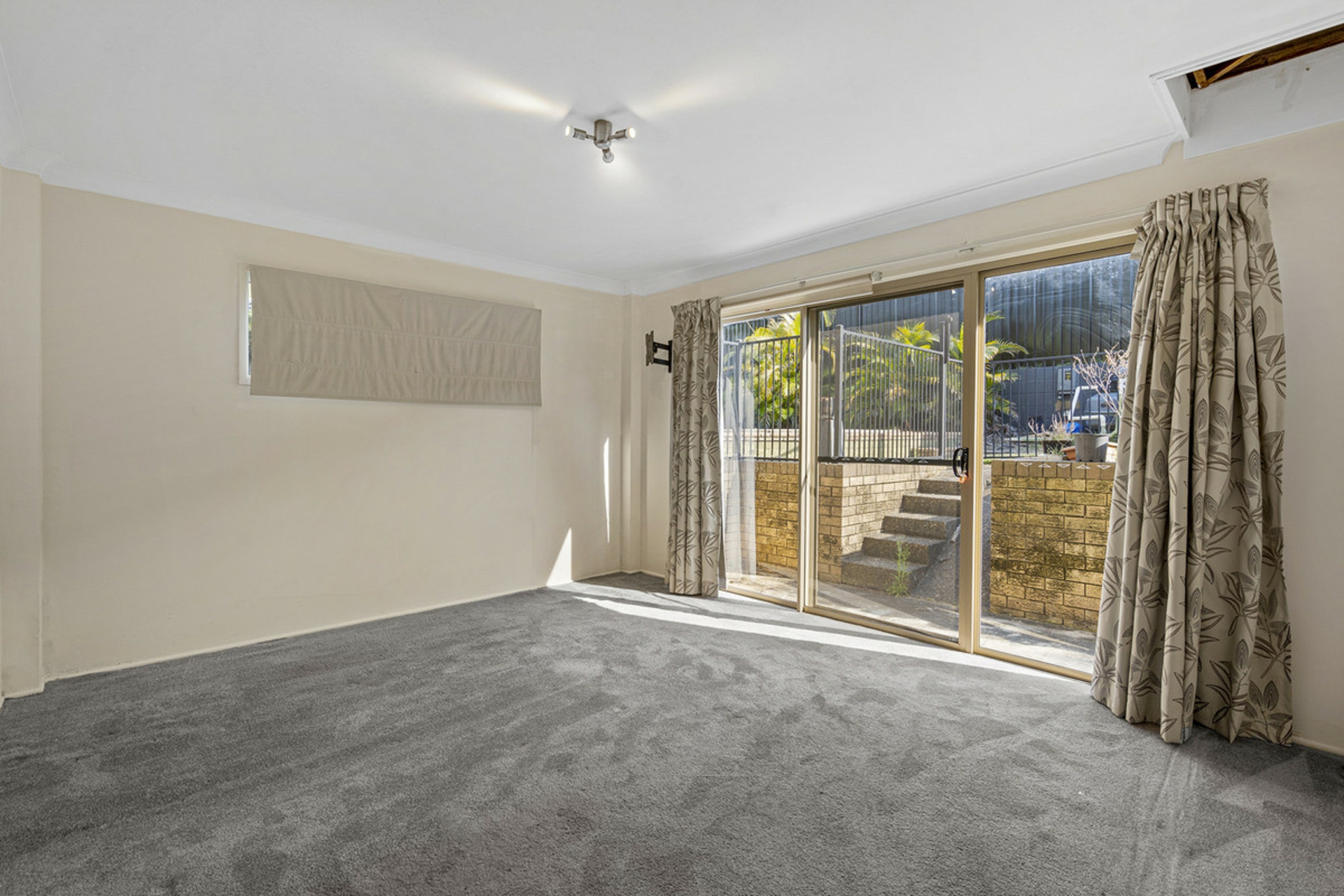 8 Lawrence Road, CHERMSIDE WEST