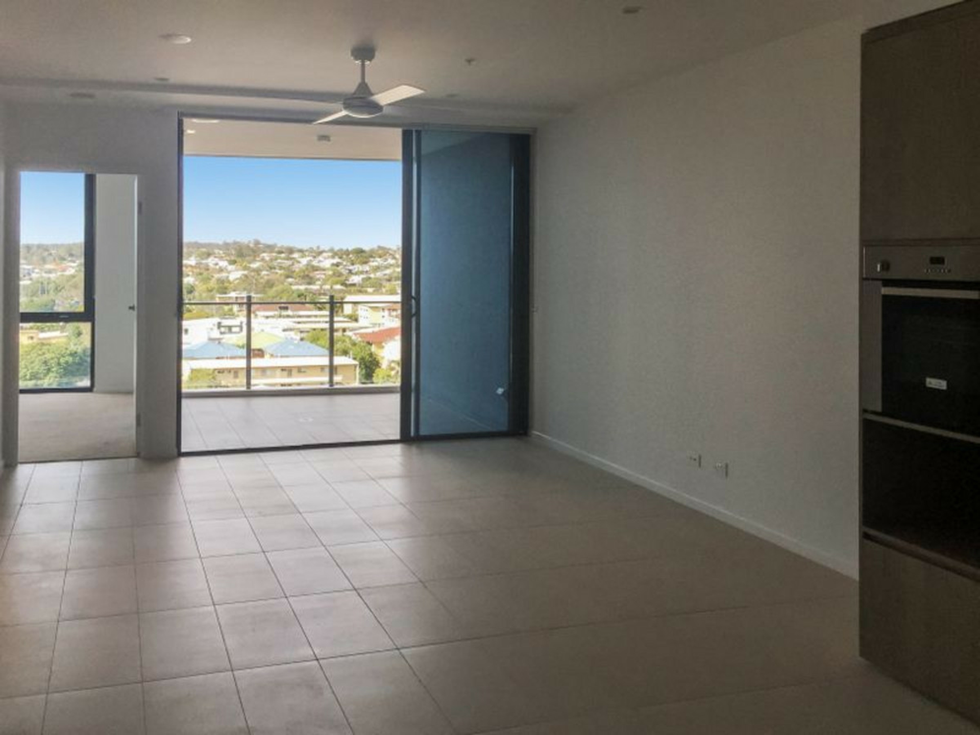 2093/123 Cavendish Road, COORPAROO