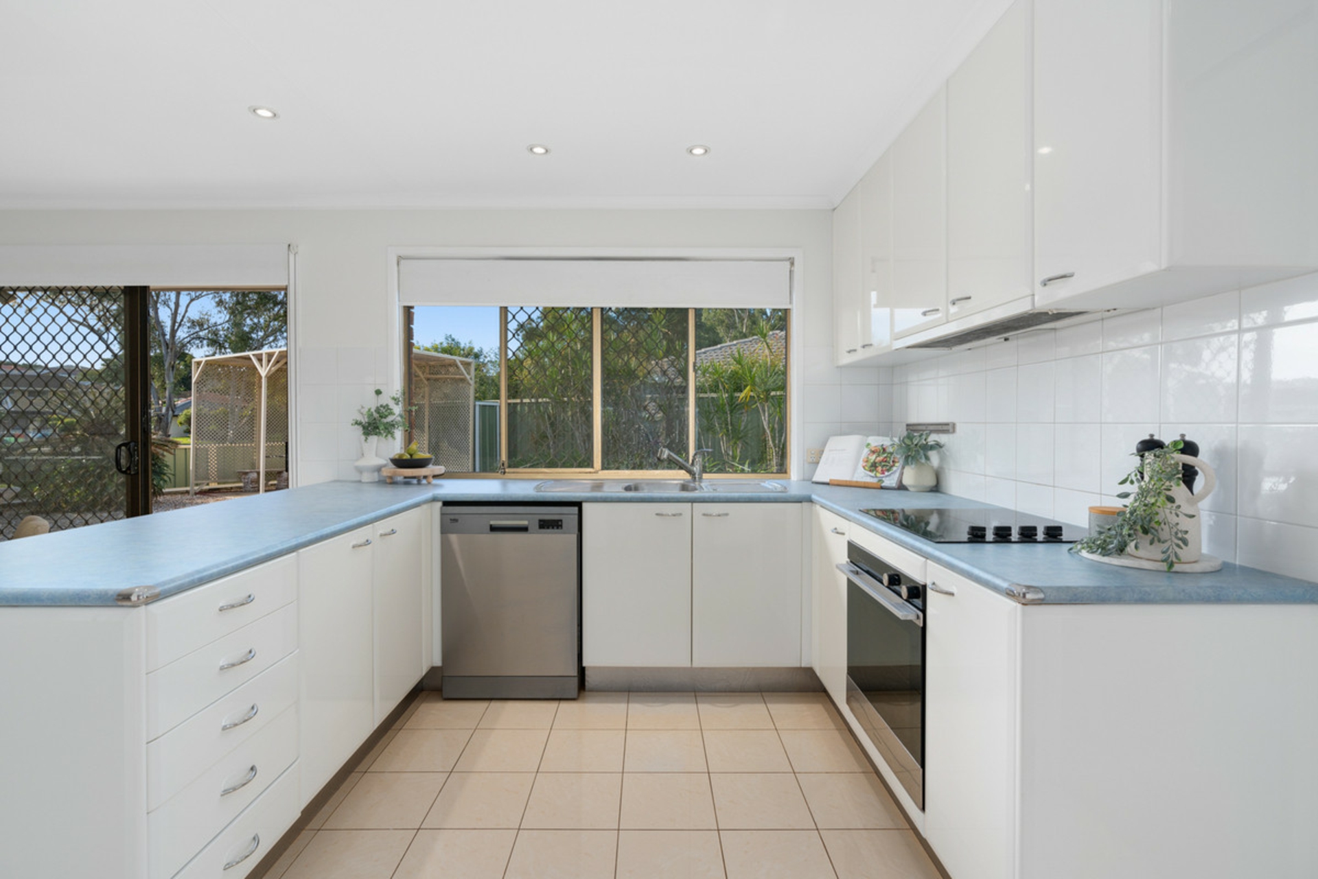 4 Lenz Street, CHERMSIDE WEST