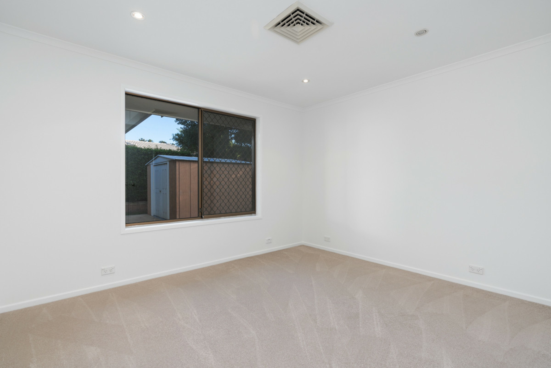 4 Lenz Street, CHERMSIDE WEST