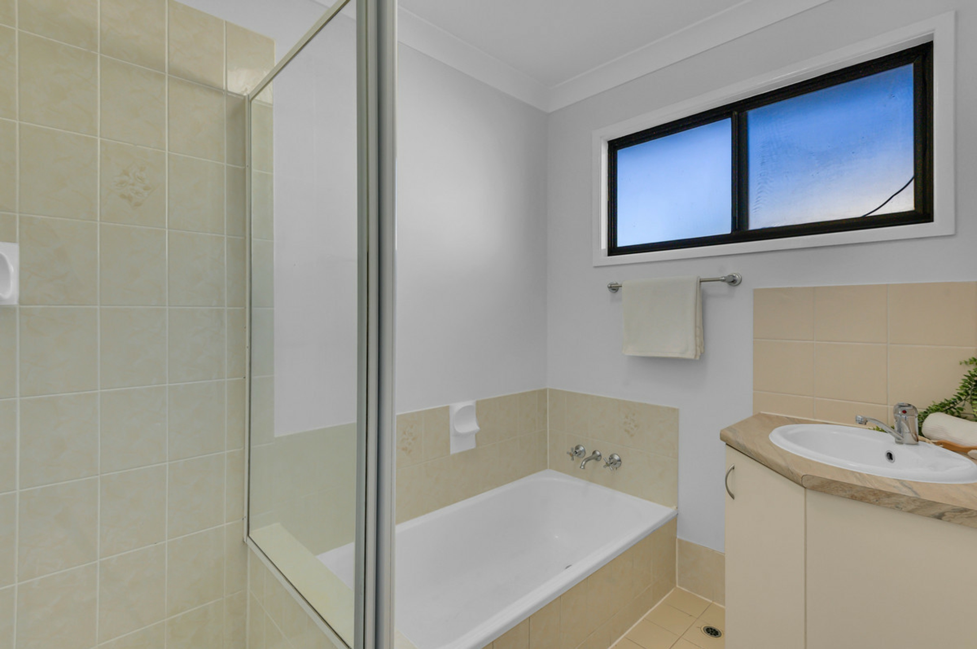 60 Gawain Road, BRACKEN RIDGE
