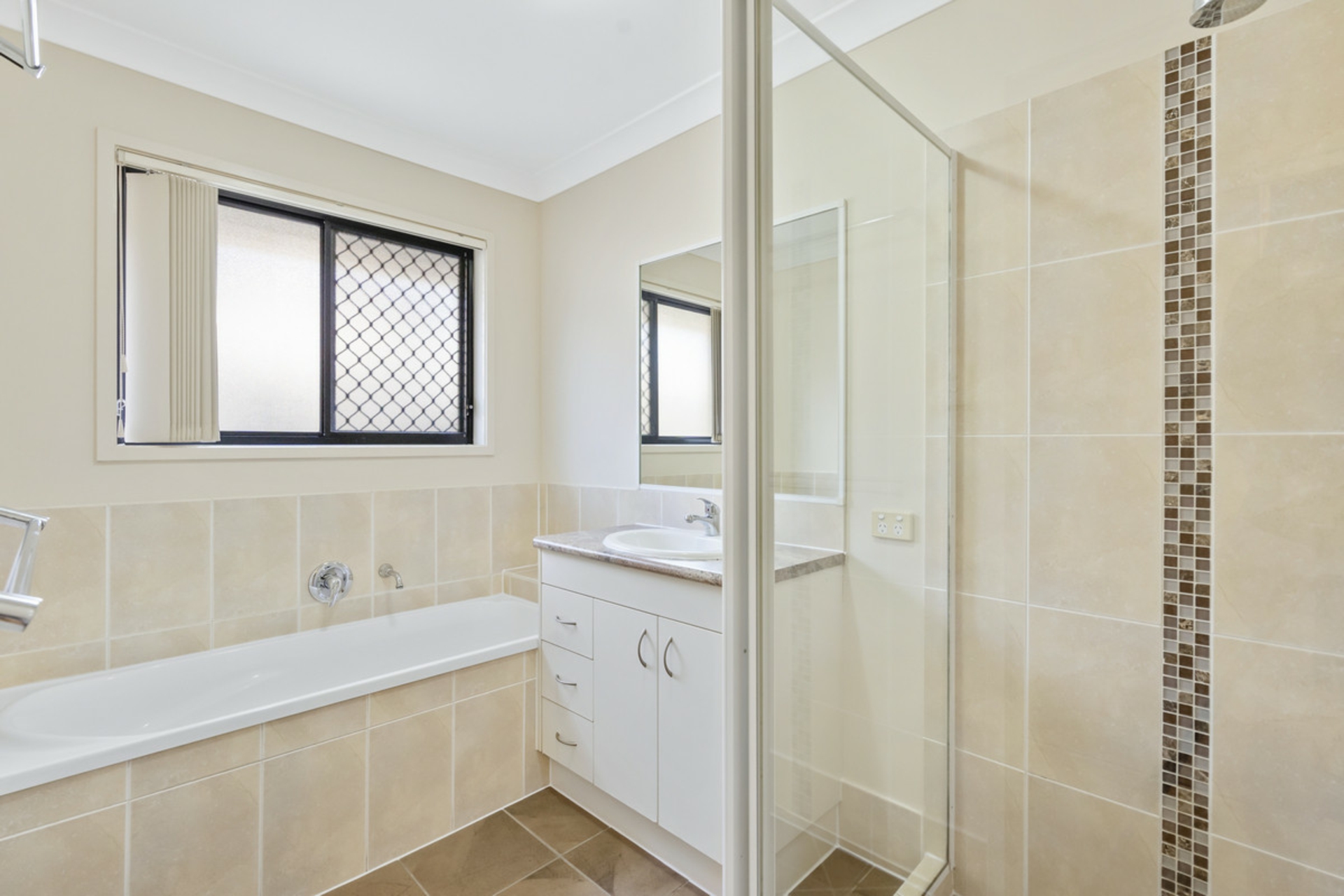 77 Cowie Road, CARSELDINE