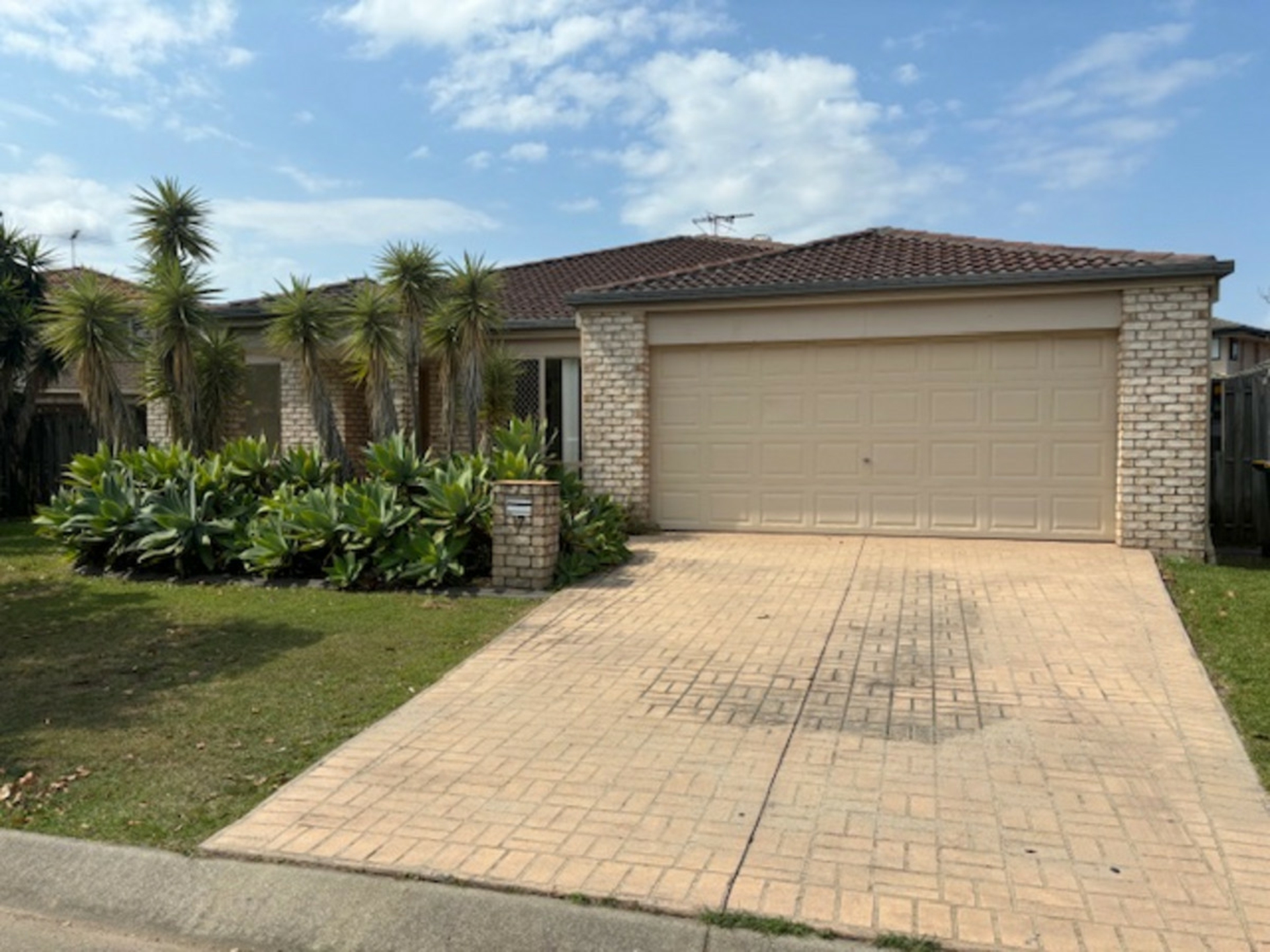 17 Village Way, BRACKEN RIDGE