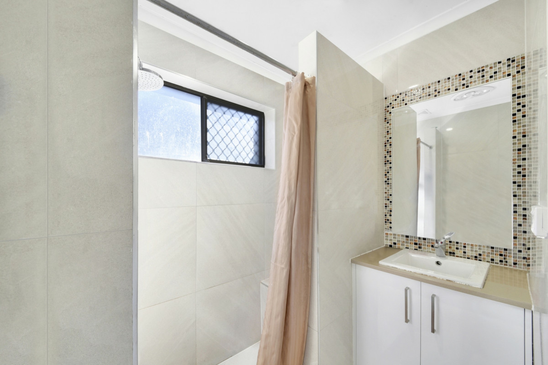 2/12 Ardill Street, ZILLMERE