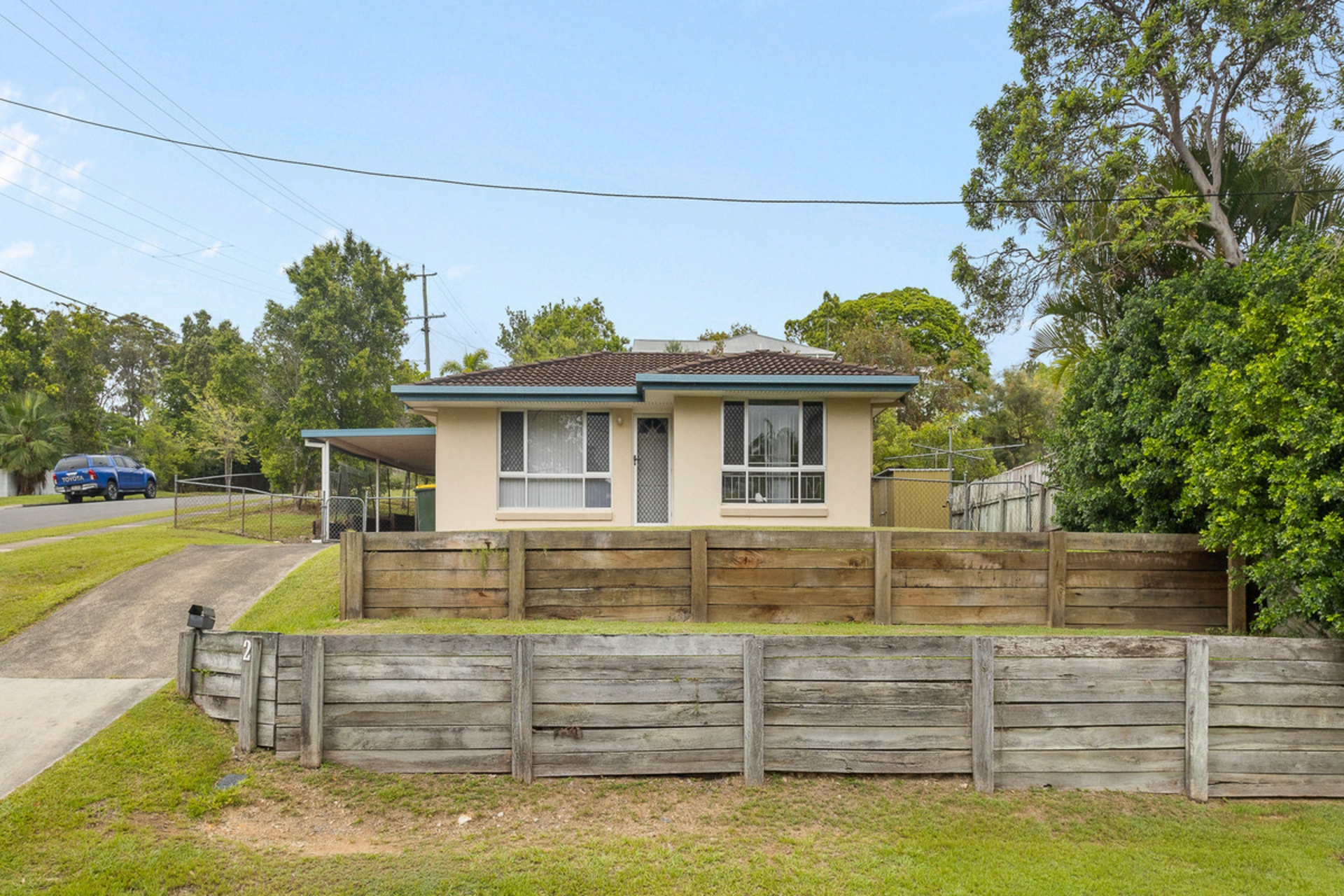 2 Neranda Court, HOLLAND PARK