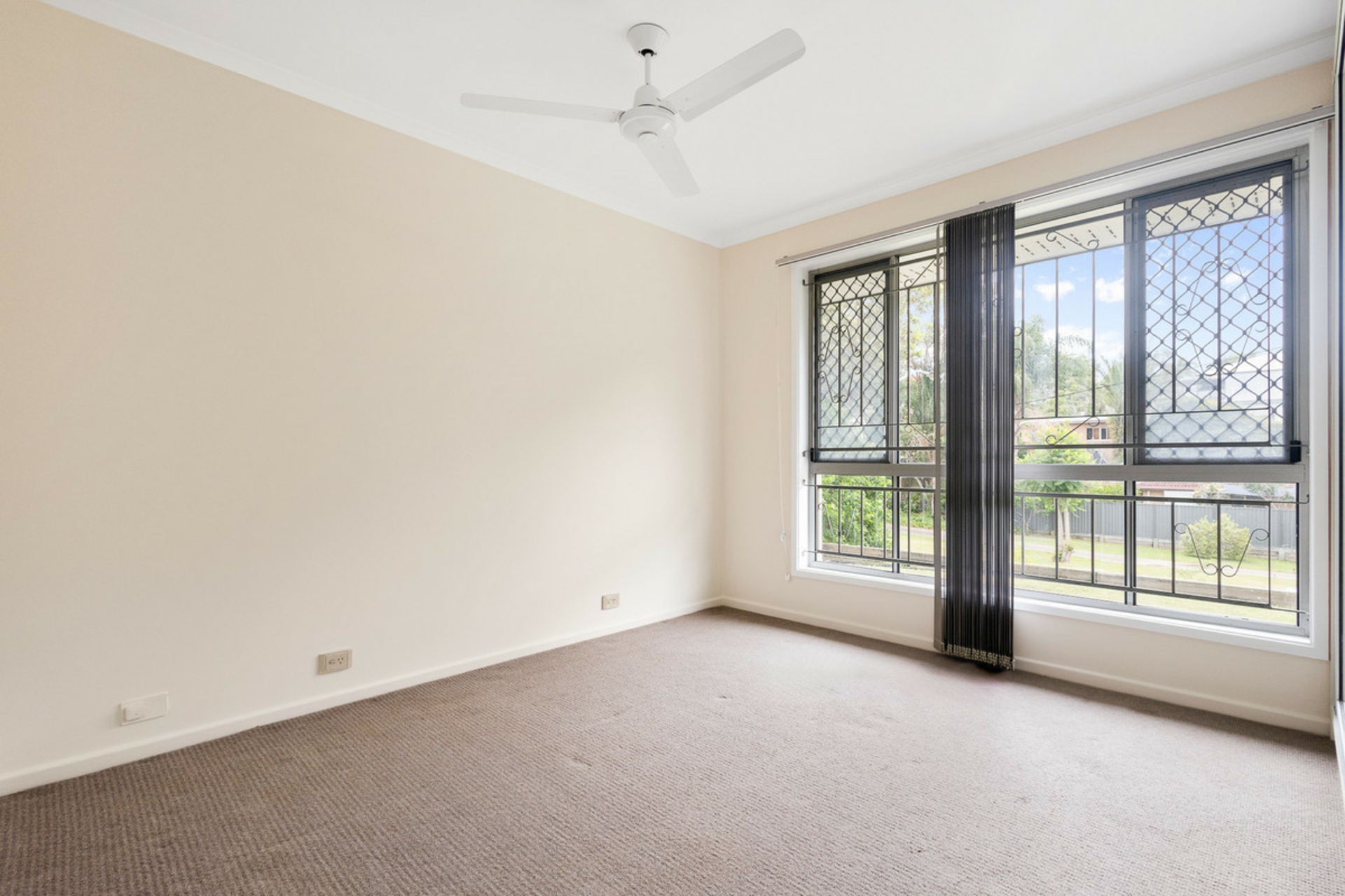 2 Neranda Court, HOLLAND PARK