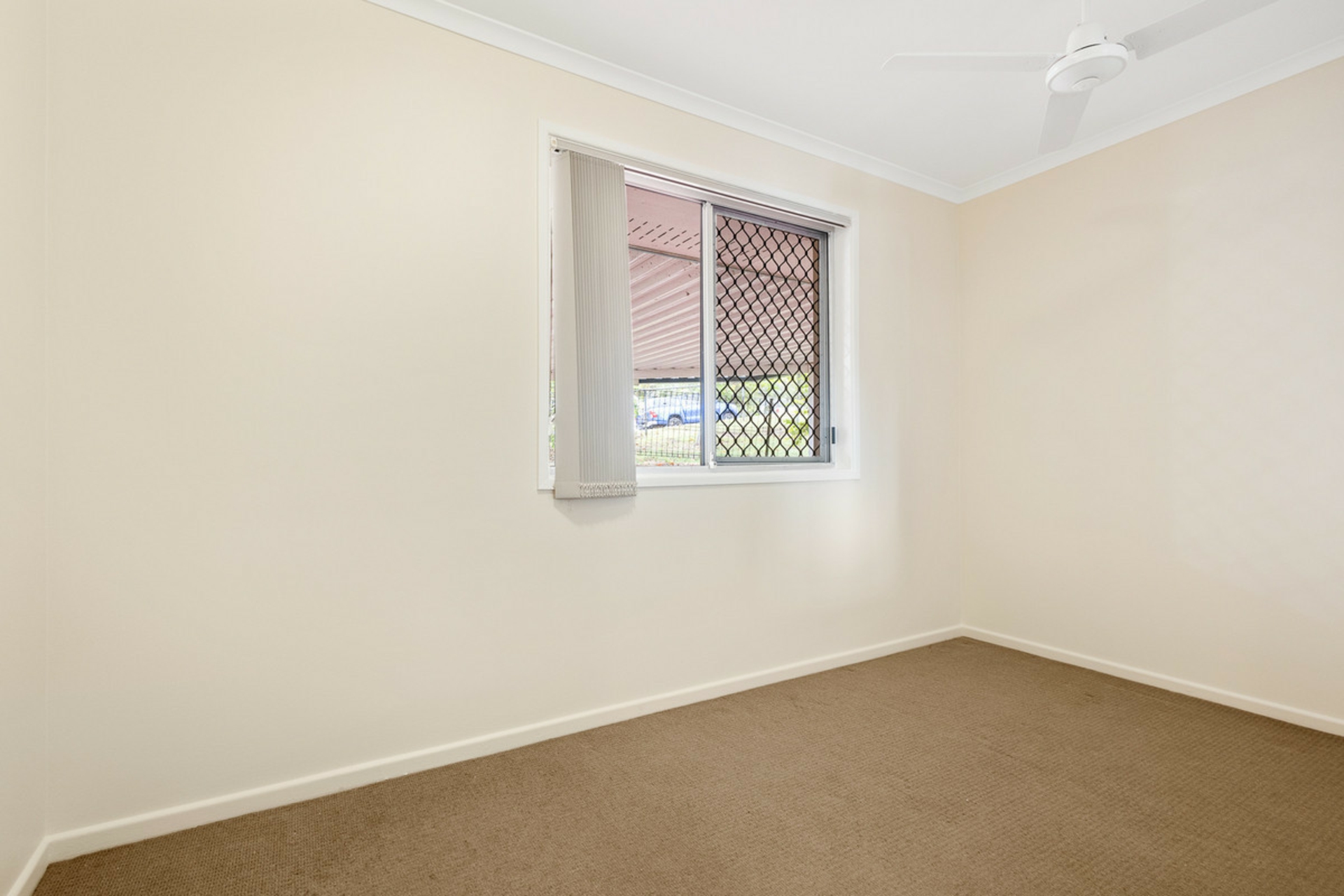 2 Neranda Court, HOLLAND PARK