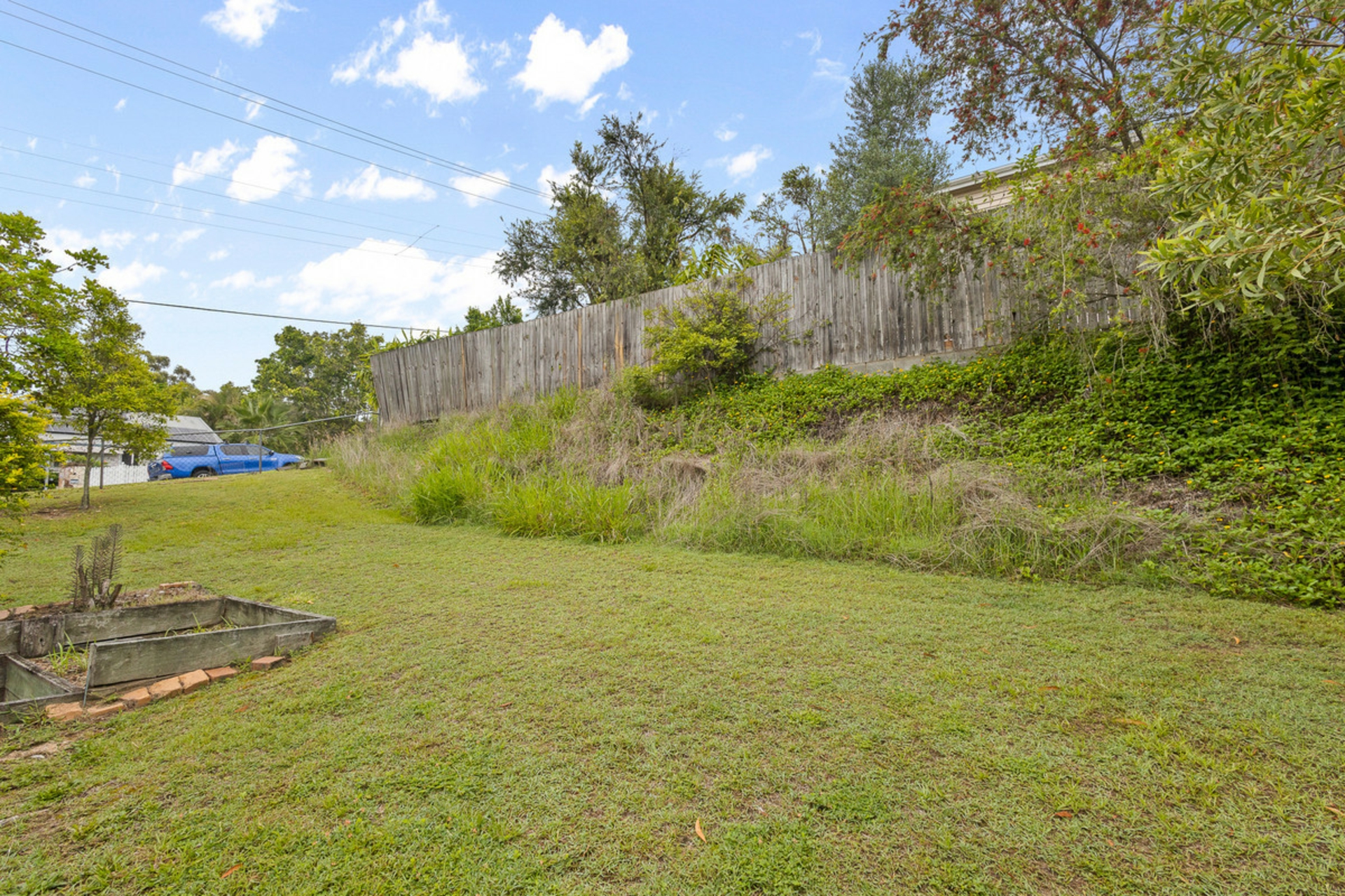 2 Neranda Court, HOLLAND PARK