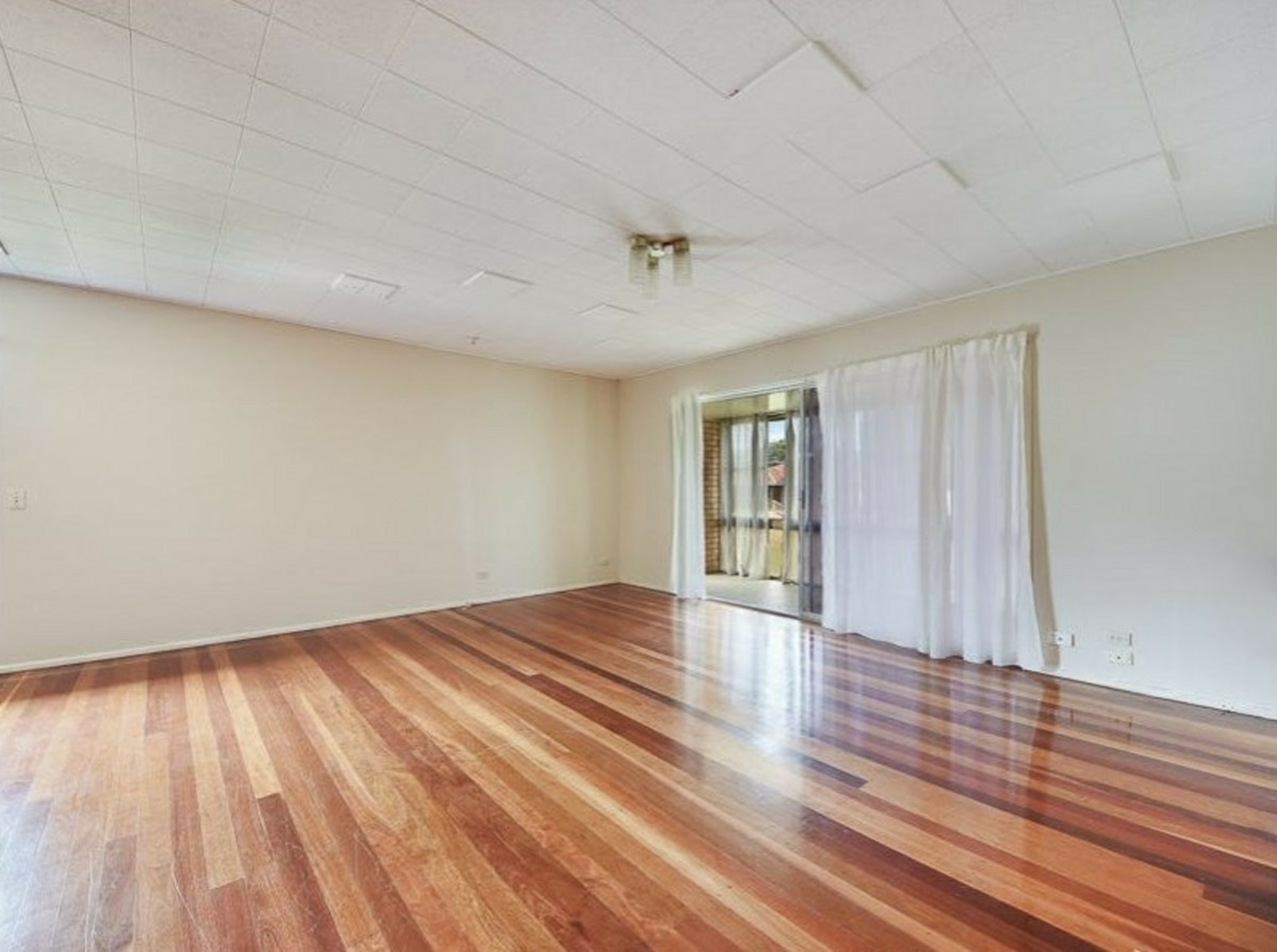 16 Cara Street, ASPLEY