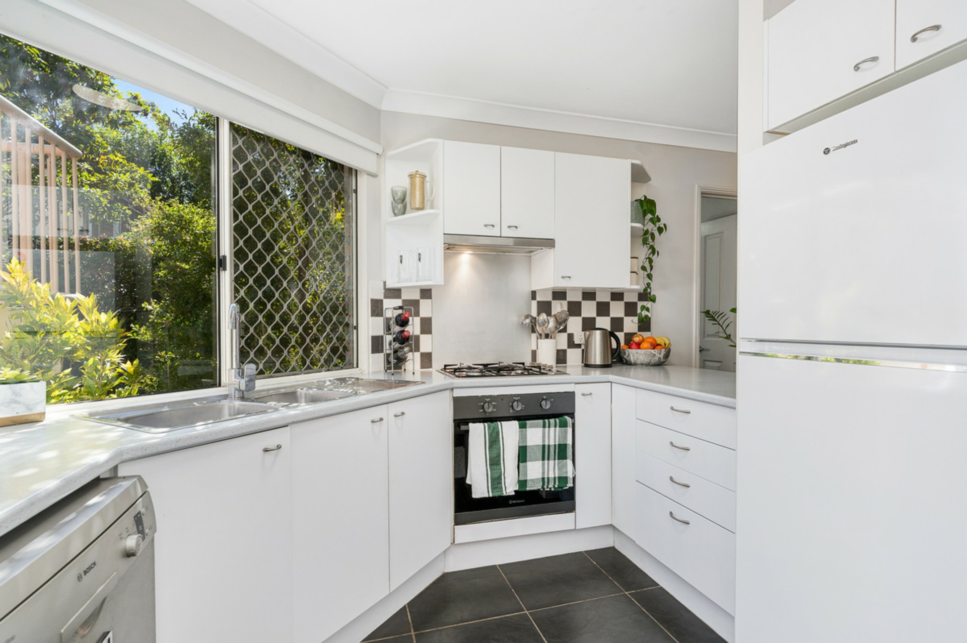 1/35 Silva Street — photo 7 of 22
