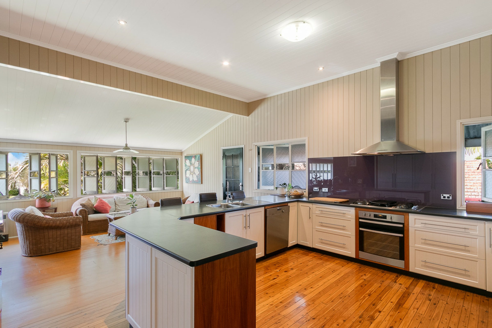 32 Kilburn Street — photo 11 of 30