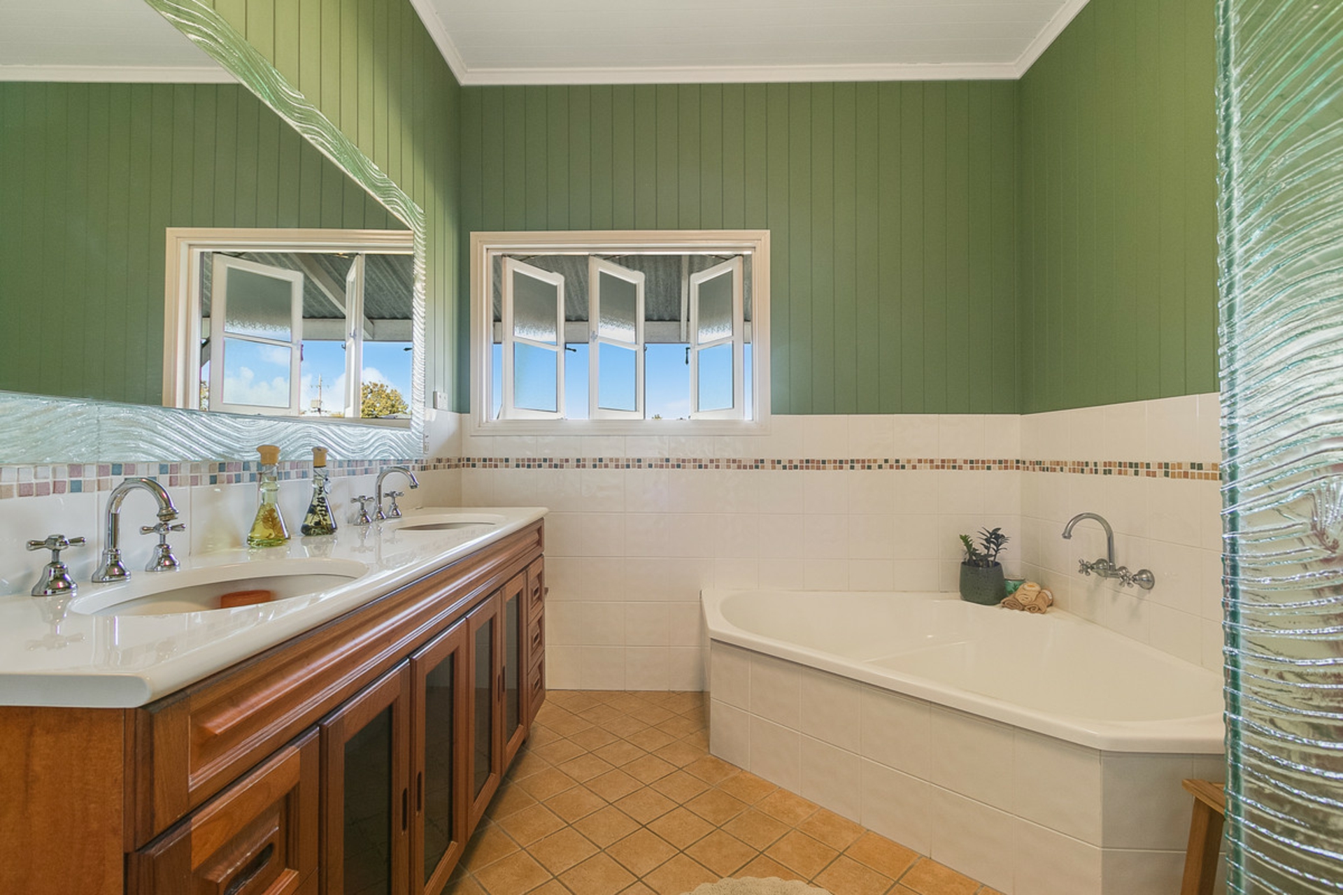 32 Kilburn Street — photo 16 of 30