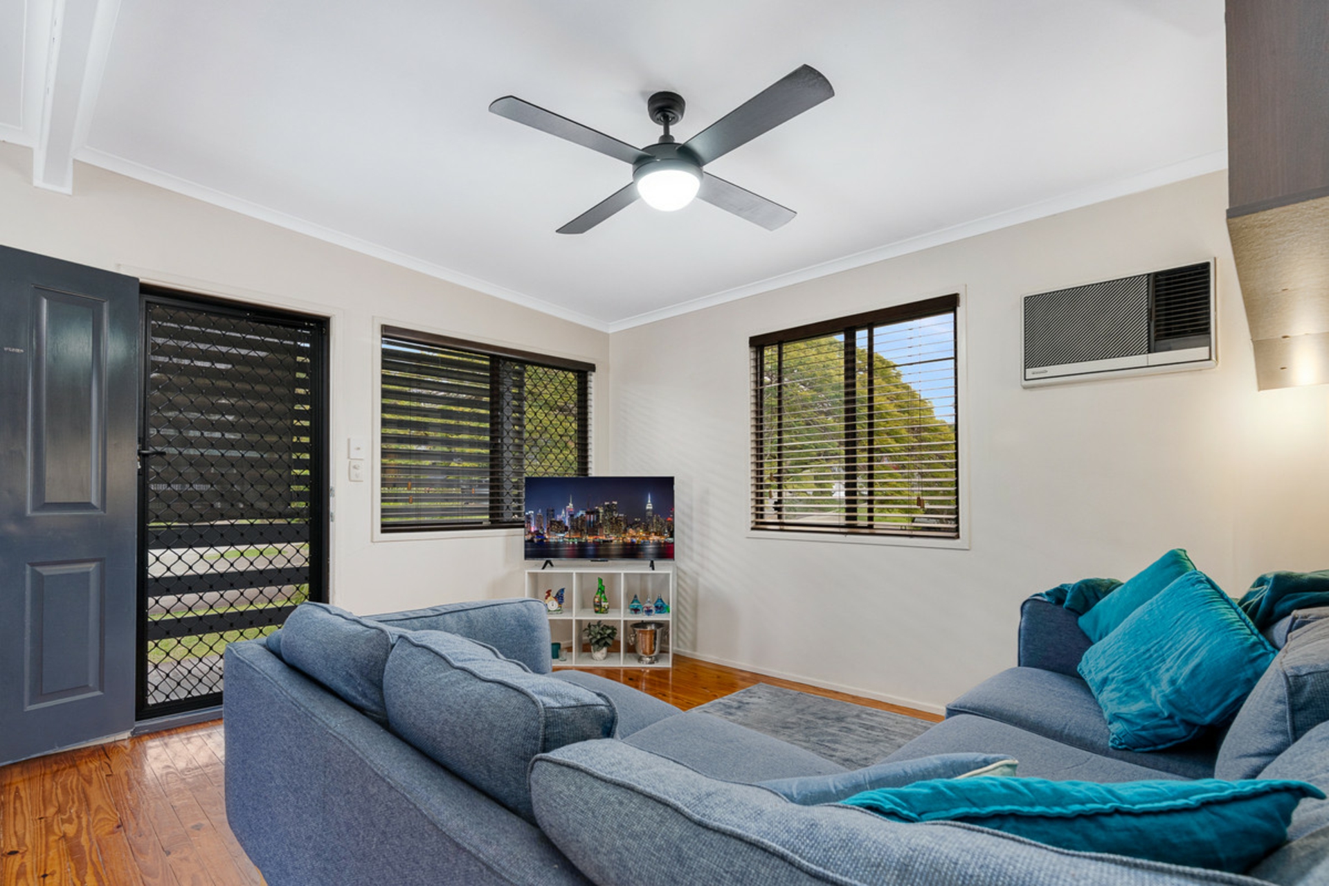 15 Wakefield Street — photo 4 of 12