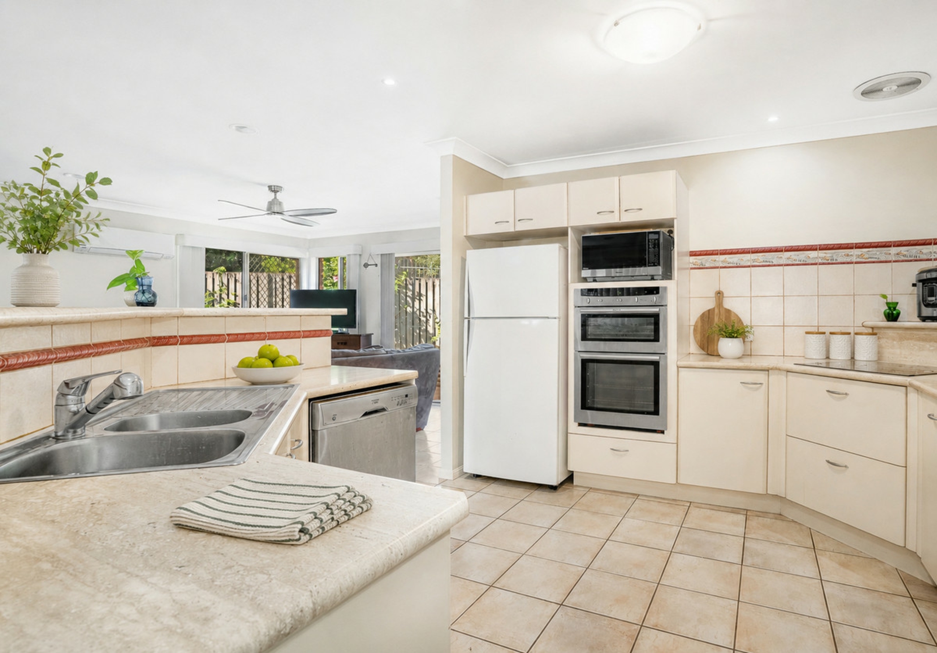74 Stringybark Drive — photo 4 of 18