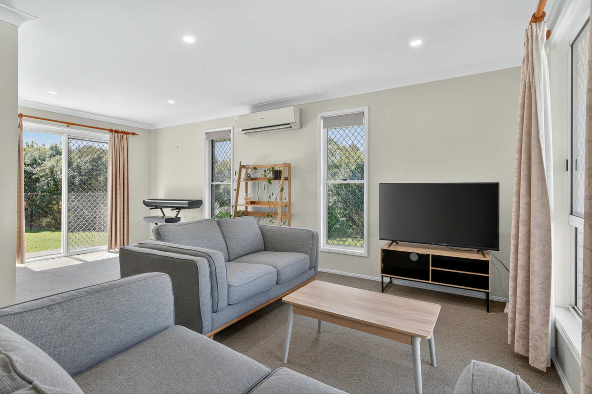11 Meriden Place — photo 3 of 15