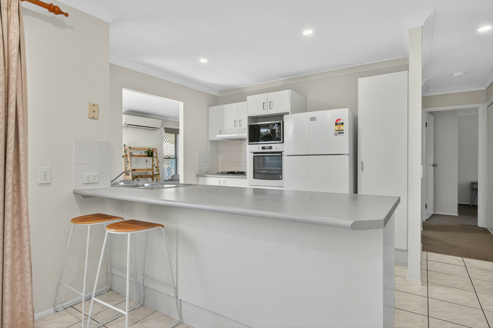 11 Meriden Place — photo 5 of 15
