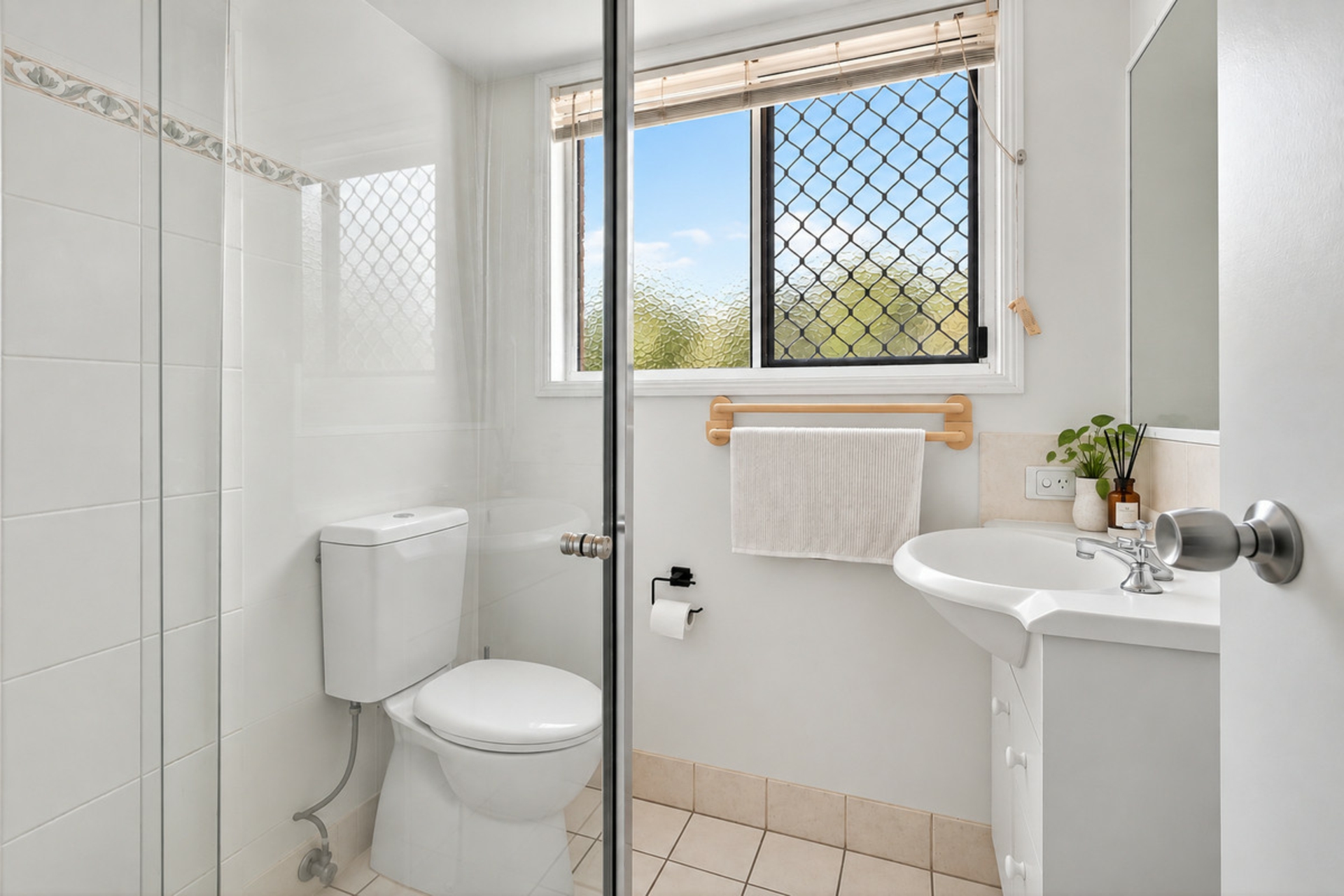 11 Meriden Place — photo 9 of 15