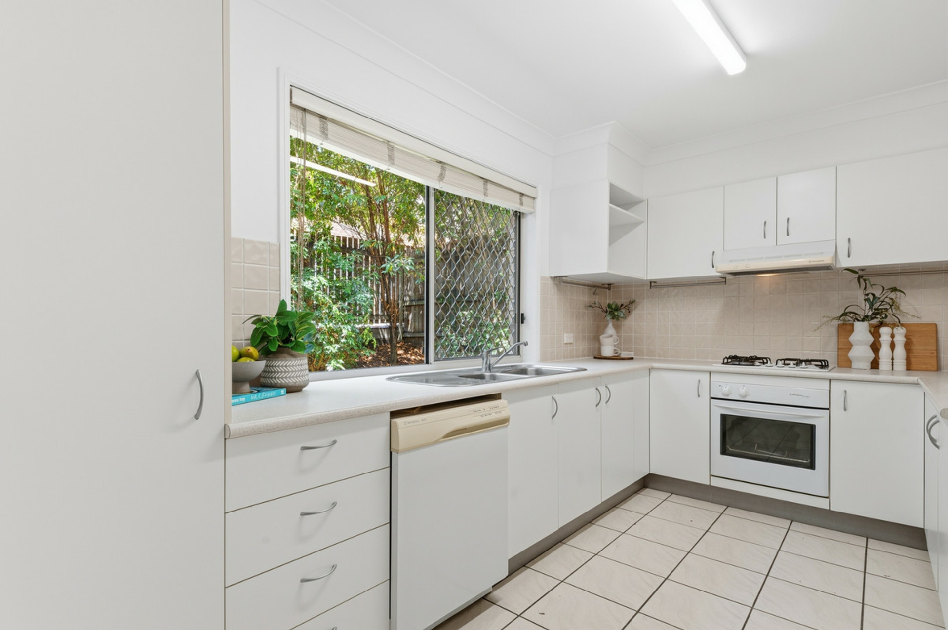 39 Farnell Street — photo 7 of 16