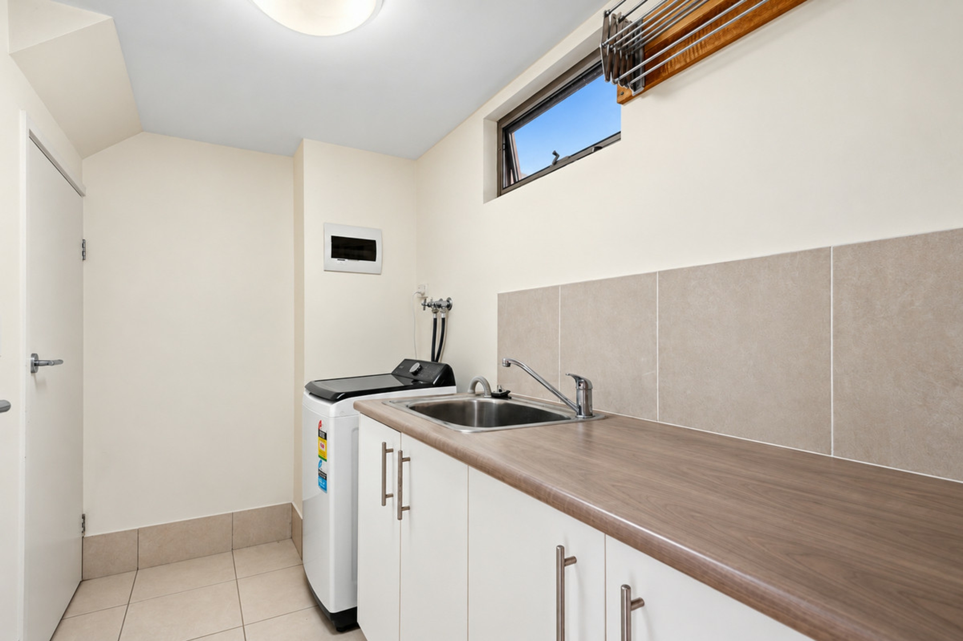 2/8 Palmerston Lane — photo 8 of 9