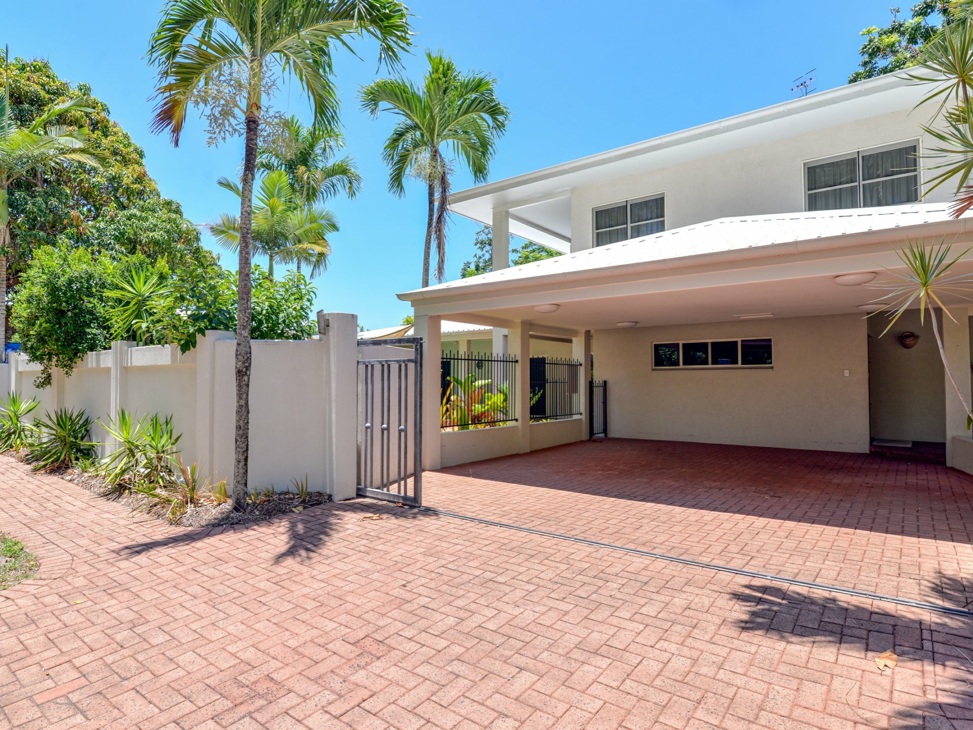 16 Nautilus Street, PORT DOUGLAS