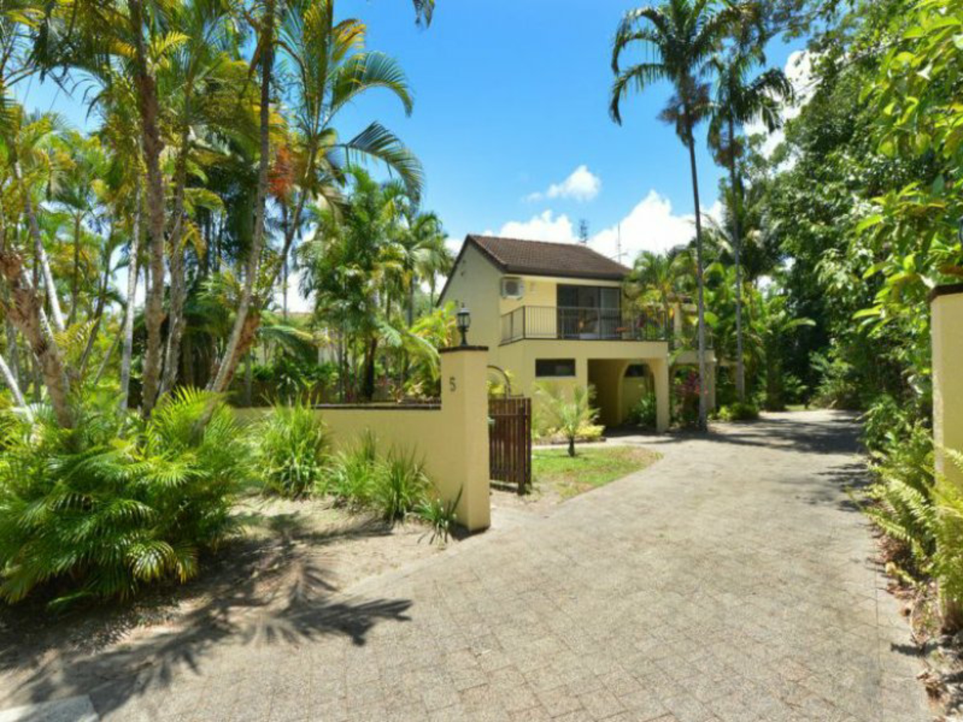 2/5 Little Reef Street Port Douglas QLD