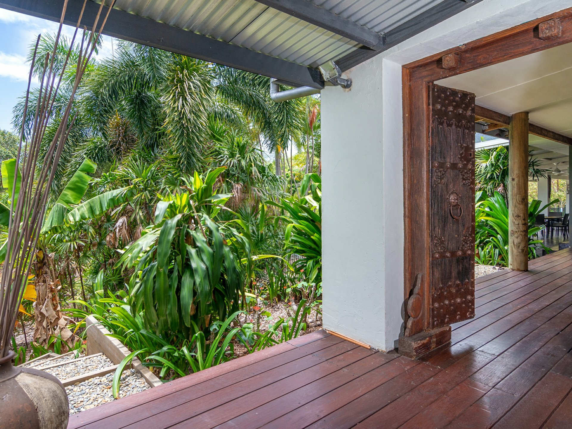 8-10 Finlay Crescent, OAK BEACH