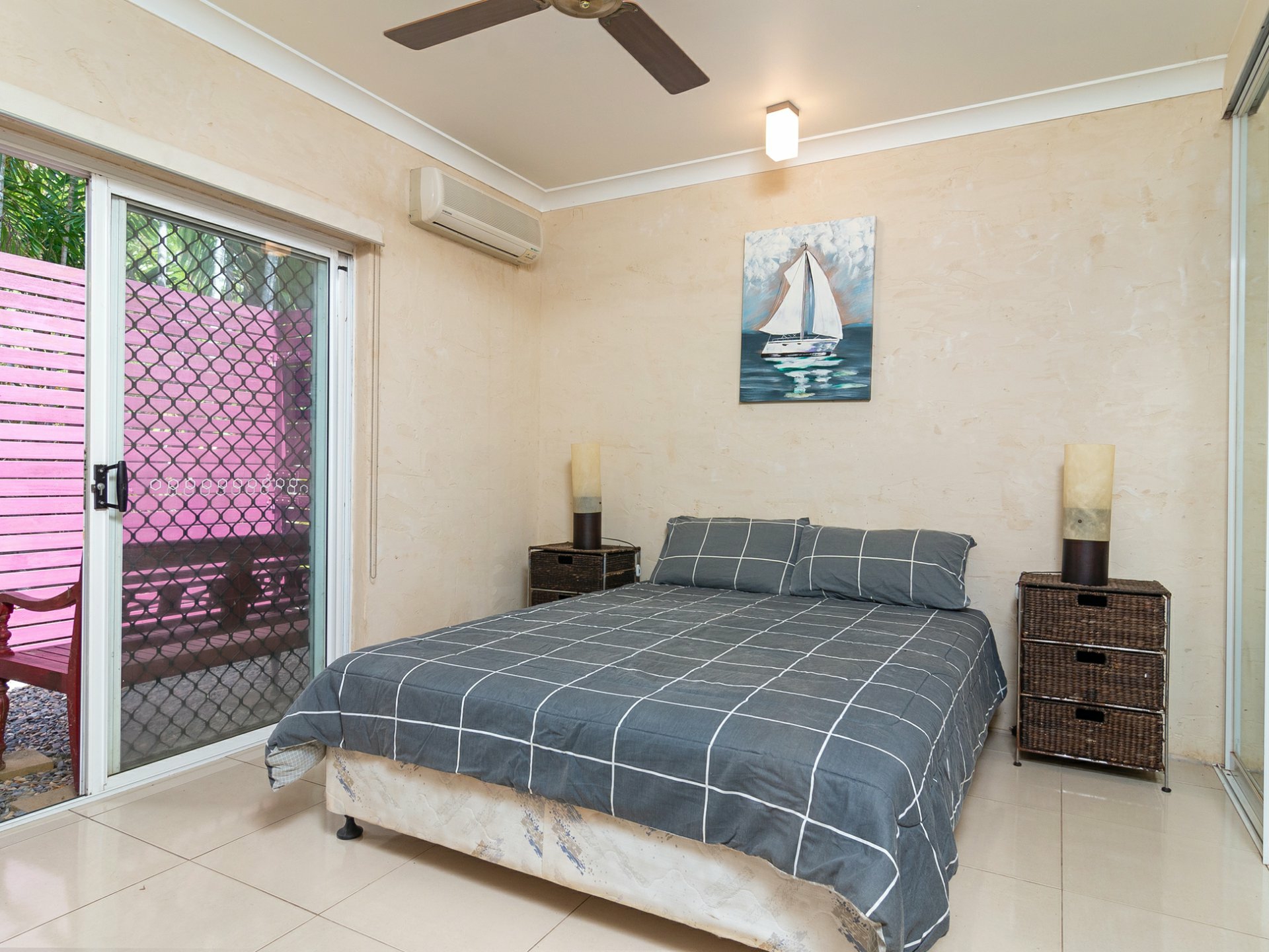 8-10 Finlay Crescent, OAK BEACH