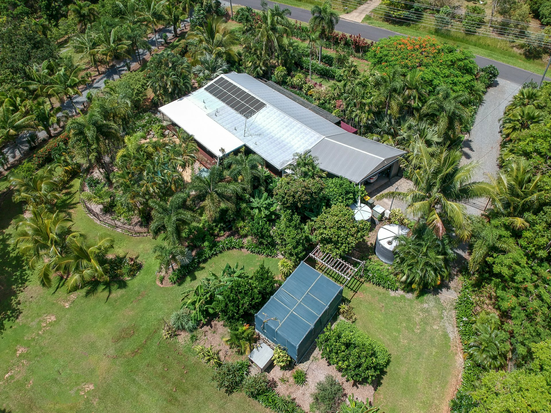 8-10 Finlay Crescent, OAK BEACH