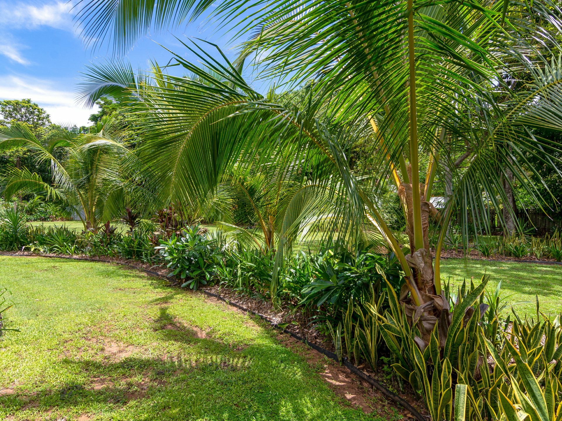 8-10 Finlay Crescent, OAK BEACH