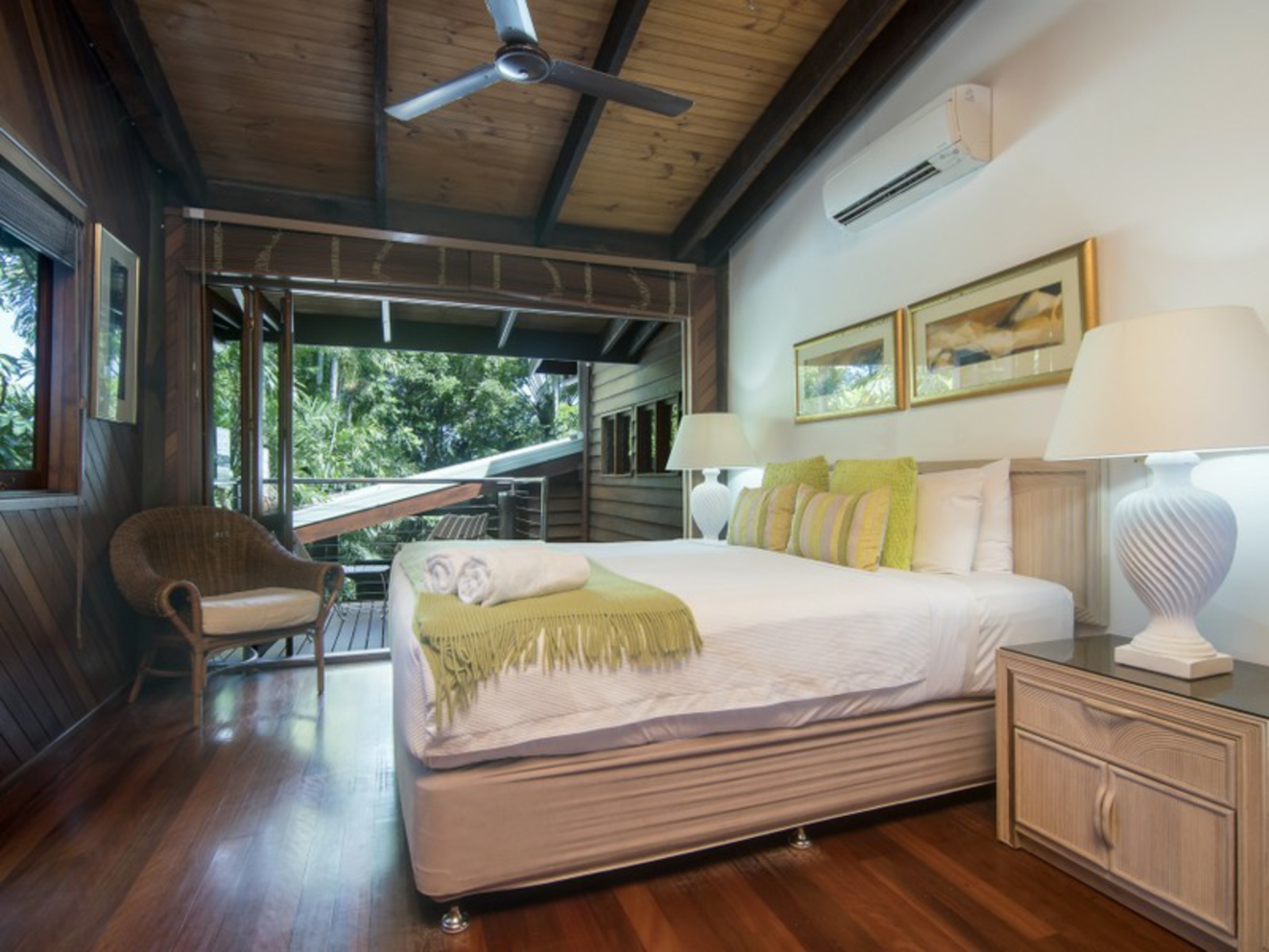 Port Douglas, 4877