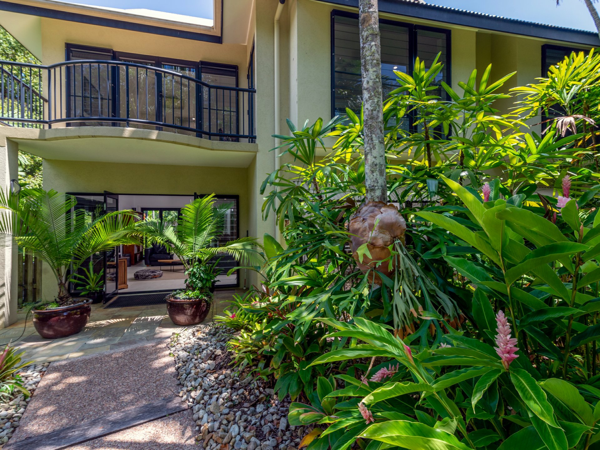 1 Thorntons/18-28 St Crispins Avenue, PORT DOUGLAS