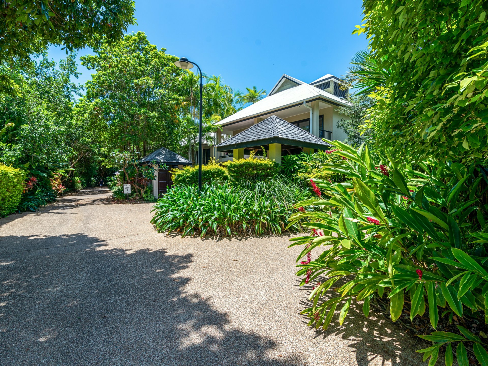 1 Thorntons/18-28 St Crispins Avenue, PORT DOUGLAS