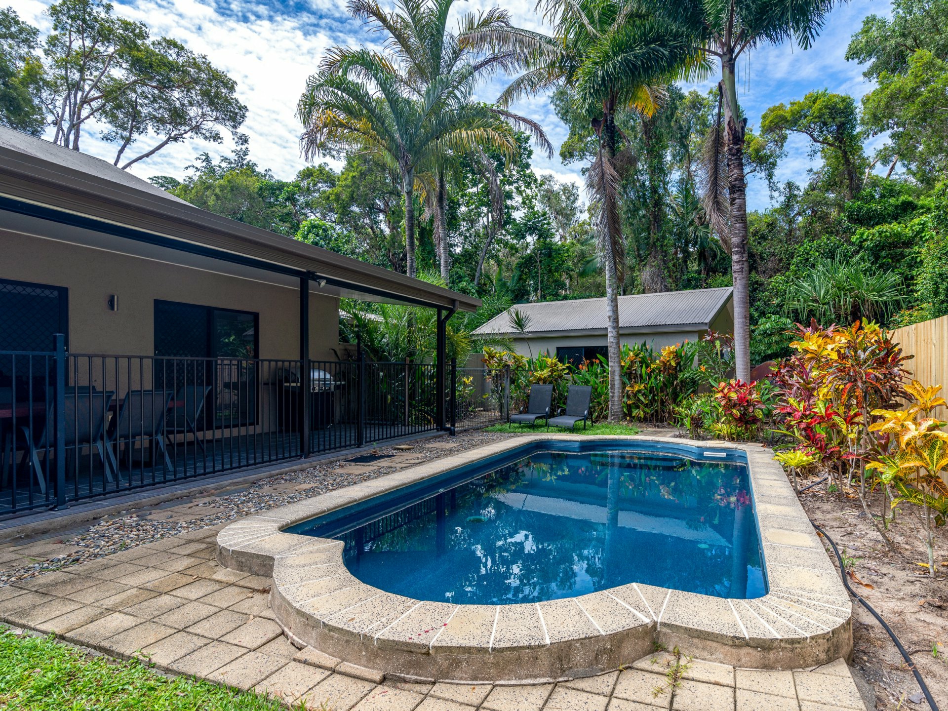 8 Fronds/33-39 Nautilus Street — photo 3 of 17